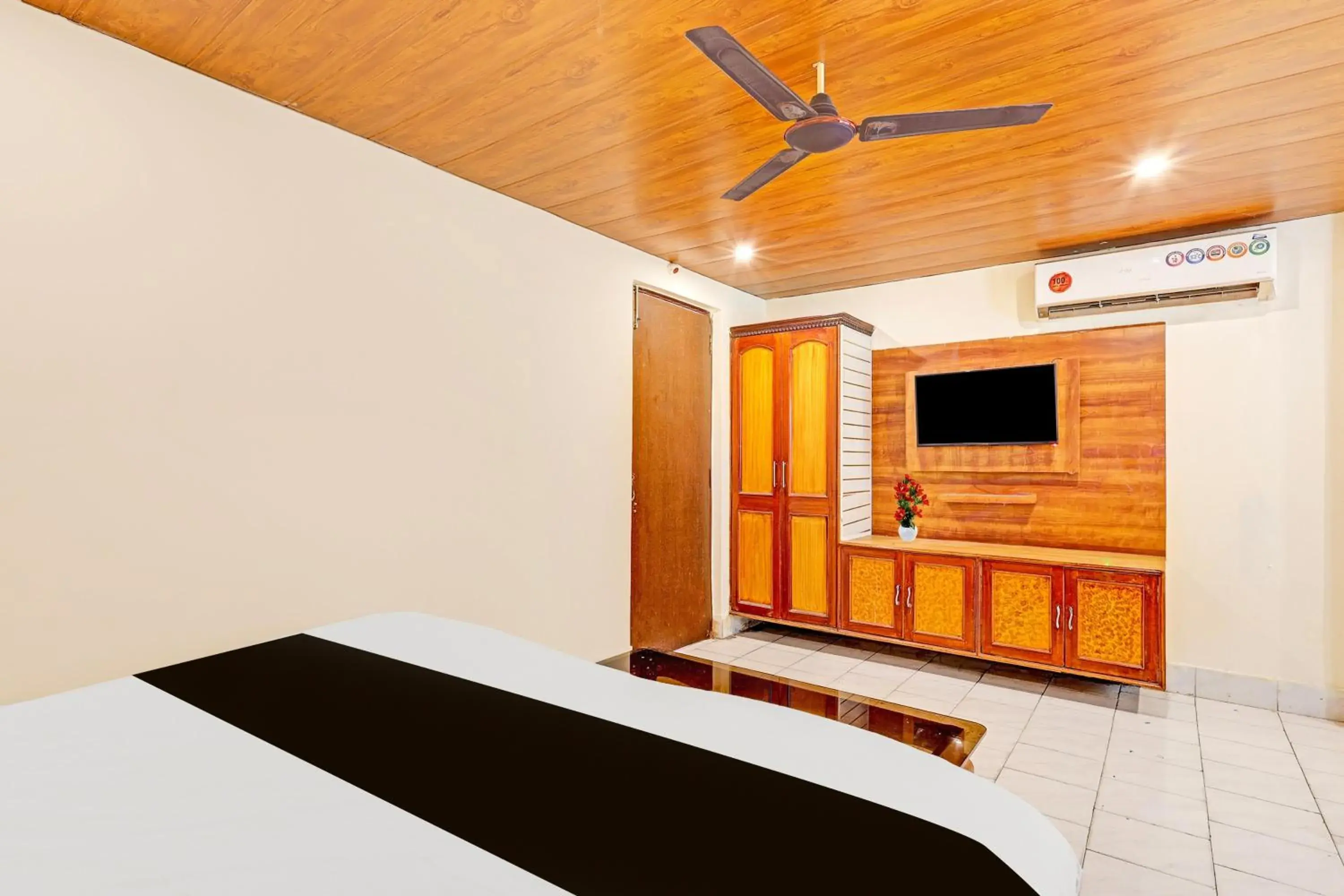 Bedroom, Bed in Hotel O Besant Road Bedroom, Bed in Hotel O Besant Road