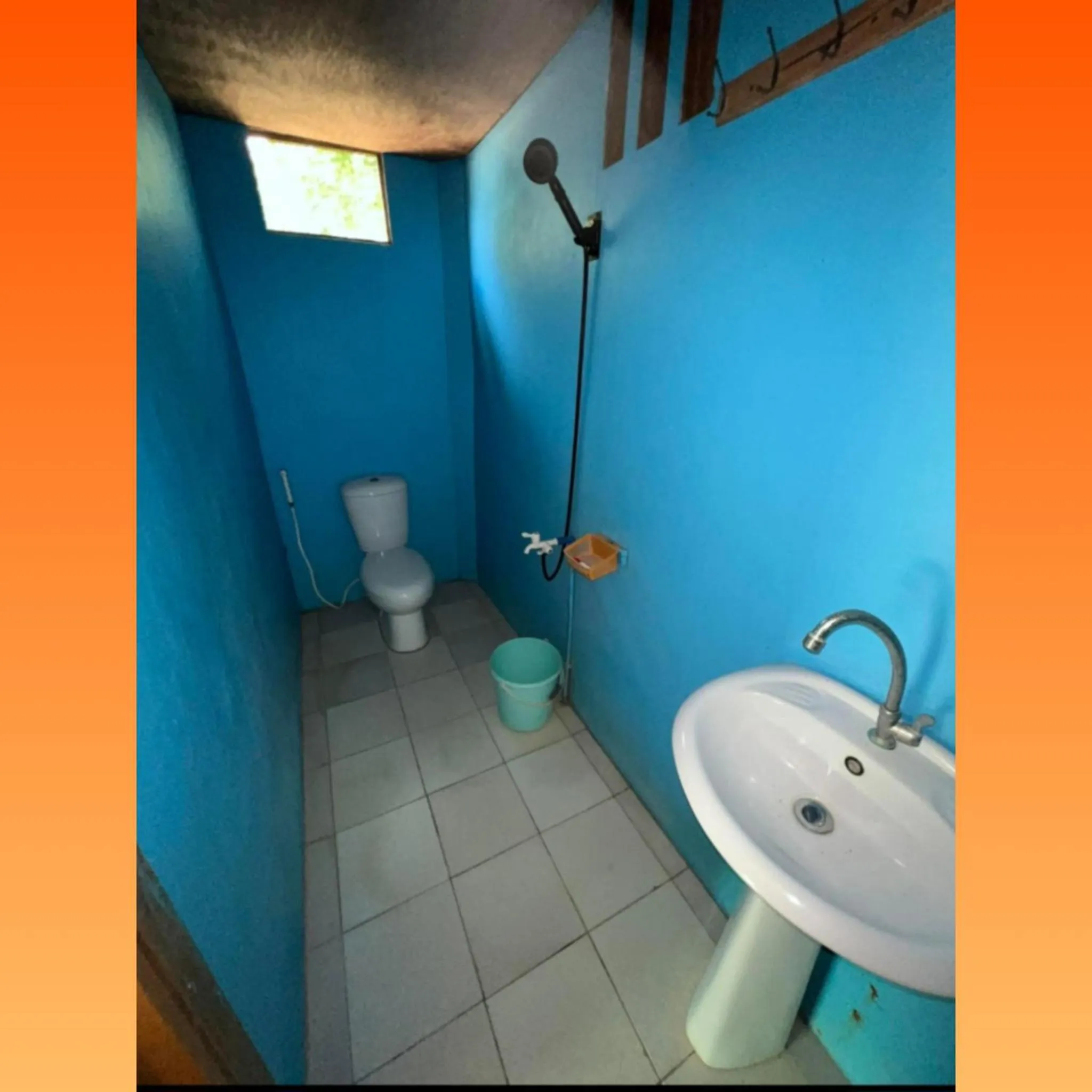 Toilet in Floresitas Beach Resort