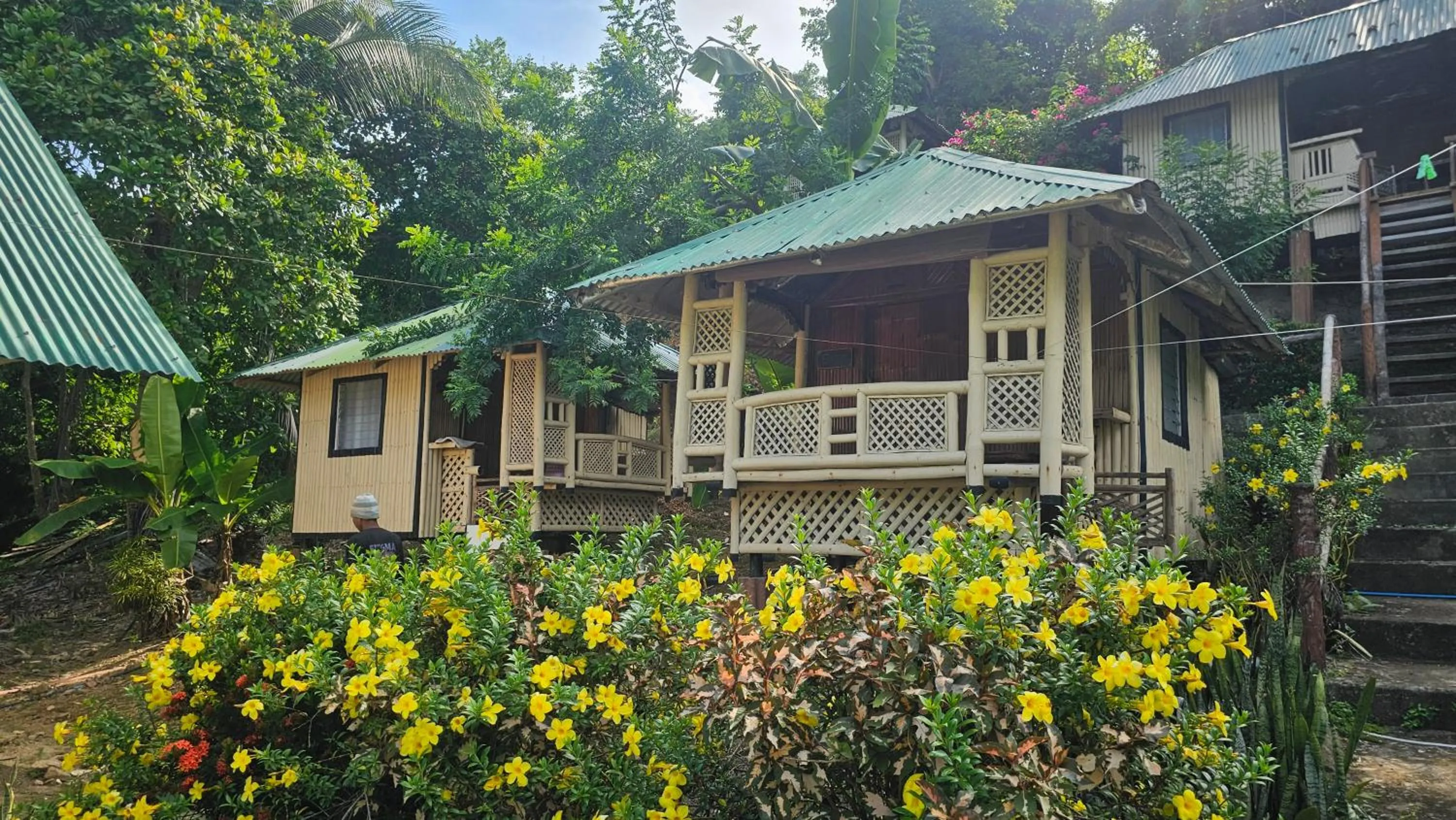 Property building in Floresitas Beach Resort
