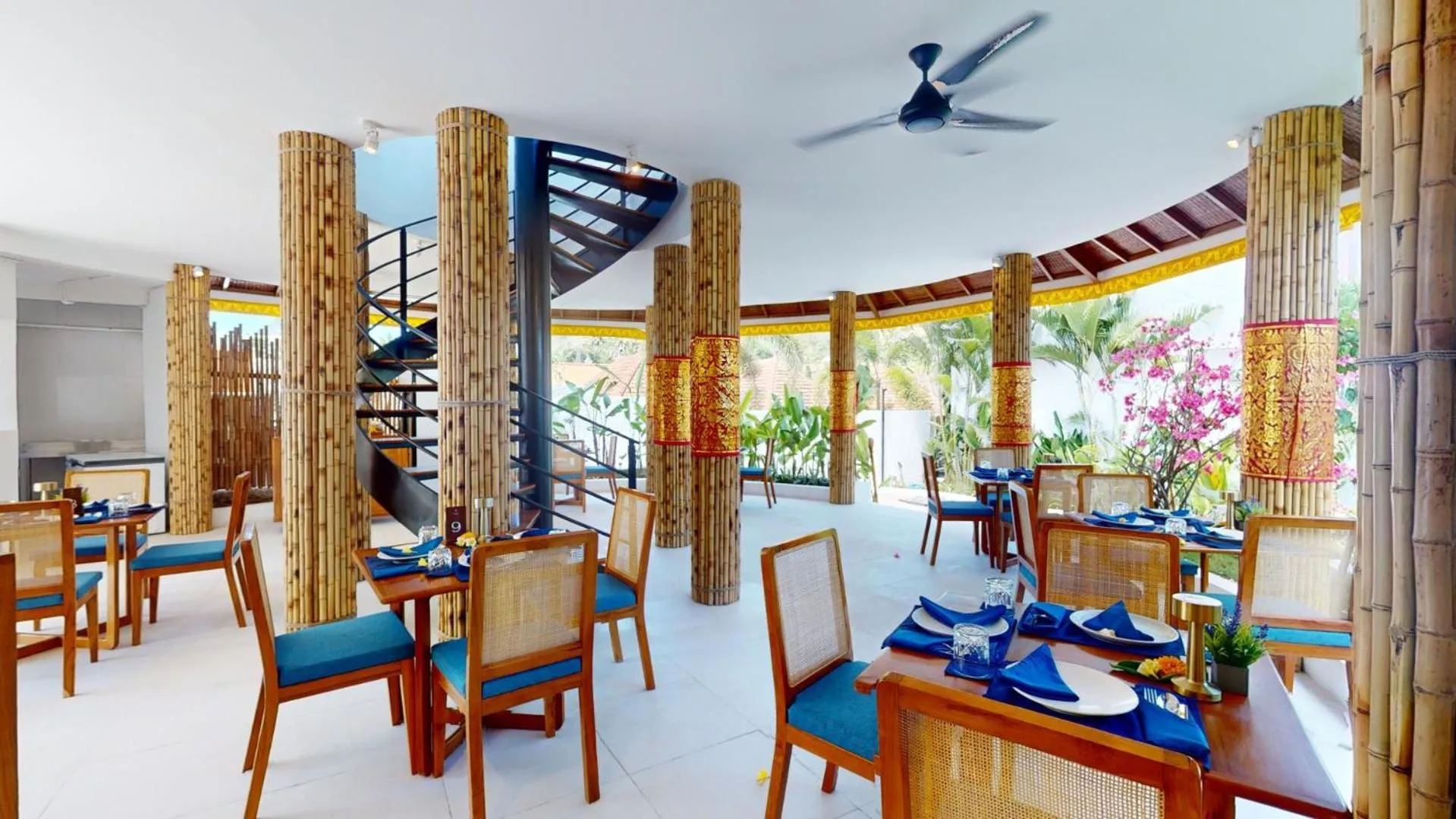 Restaurant/places to eat in Segara Seaside Resort