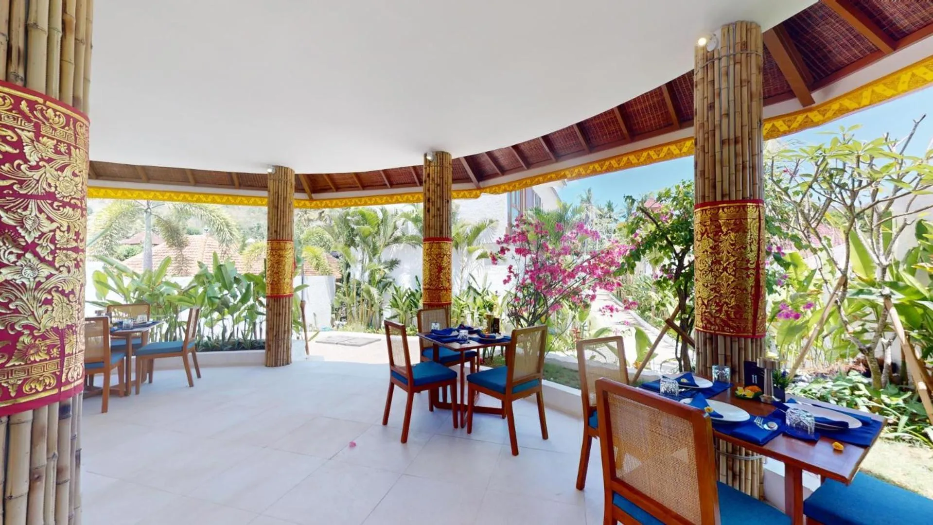 Restaurant/places to eat in Segara Seaside Resort