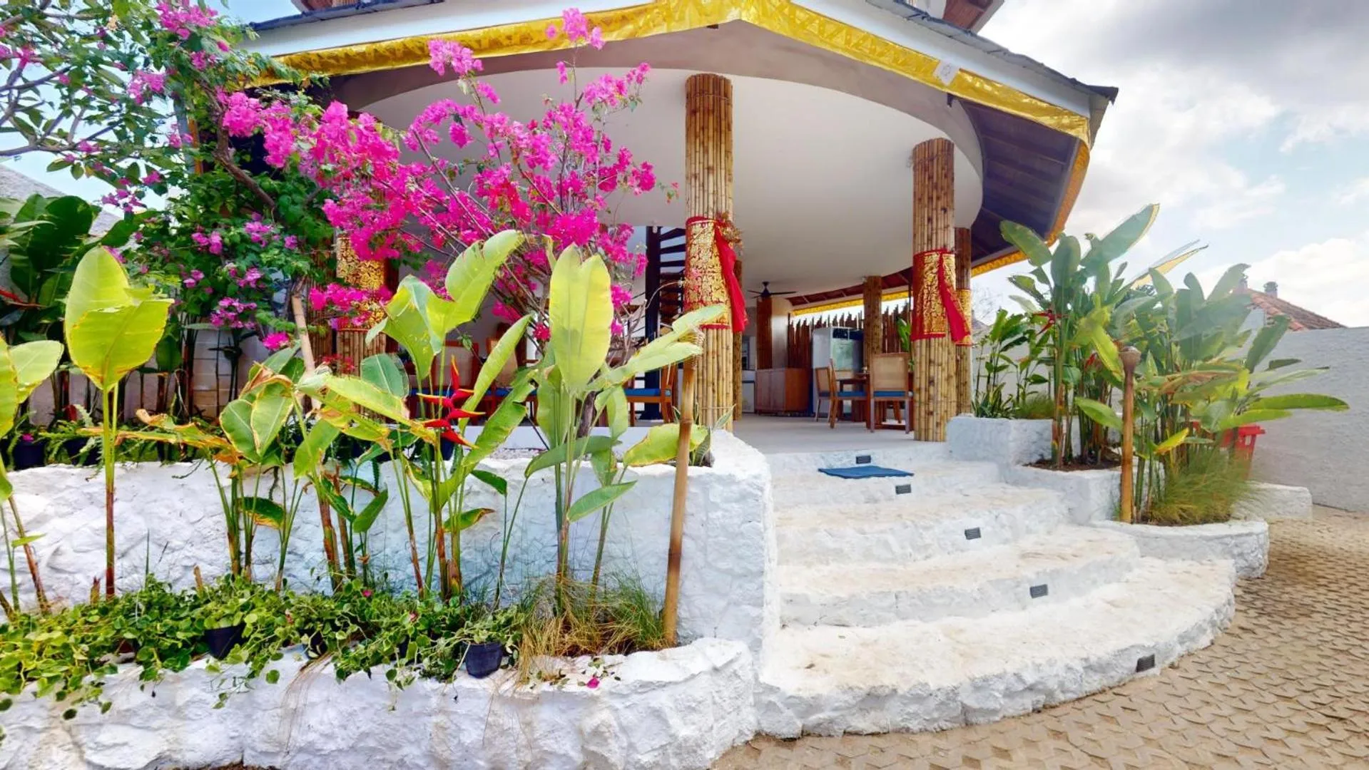 Restaurant/places to eat in Segara Seaside Resort