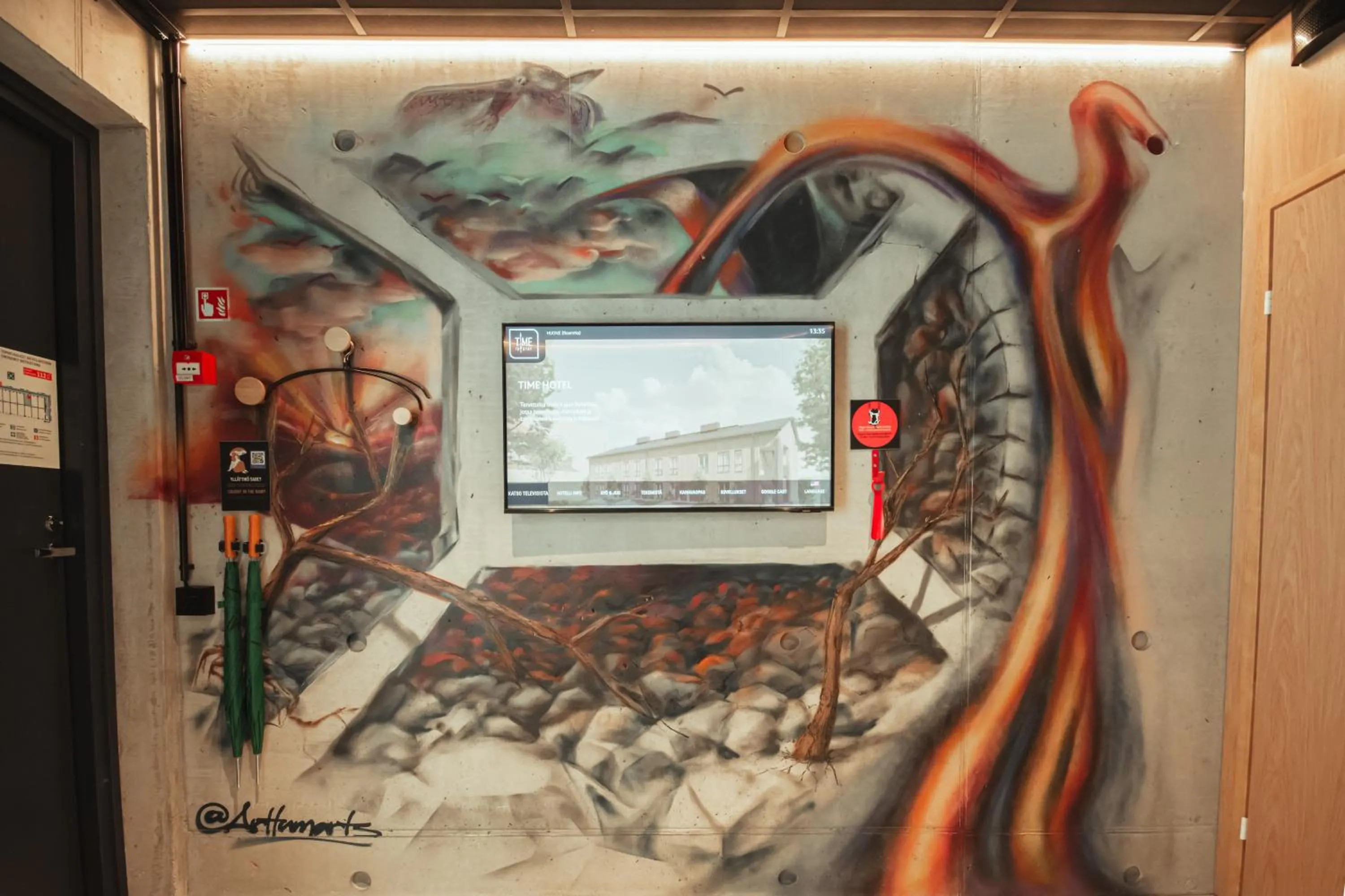 TV and multimedia in Time Hotel, Time To Stay art & boutique