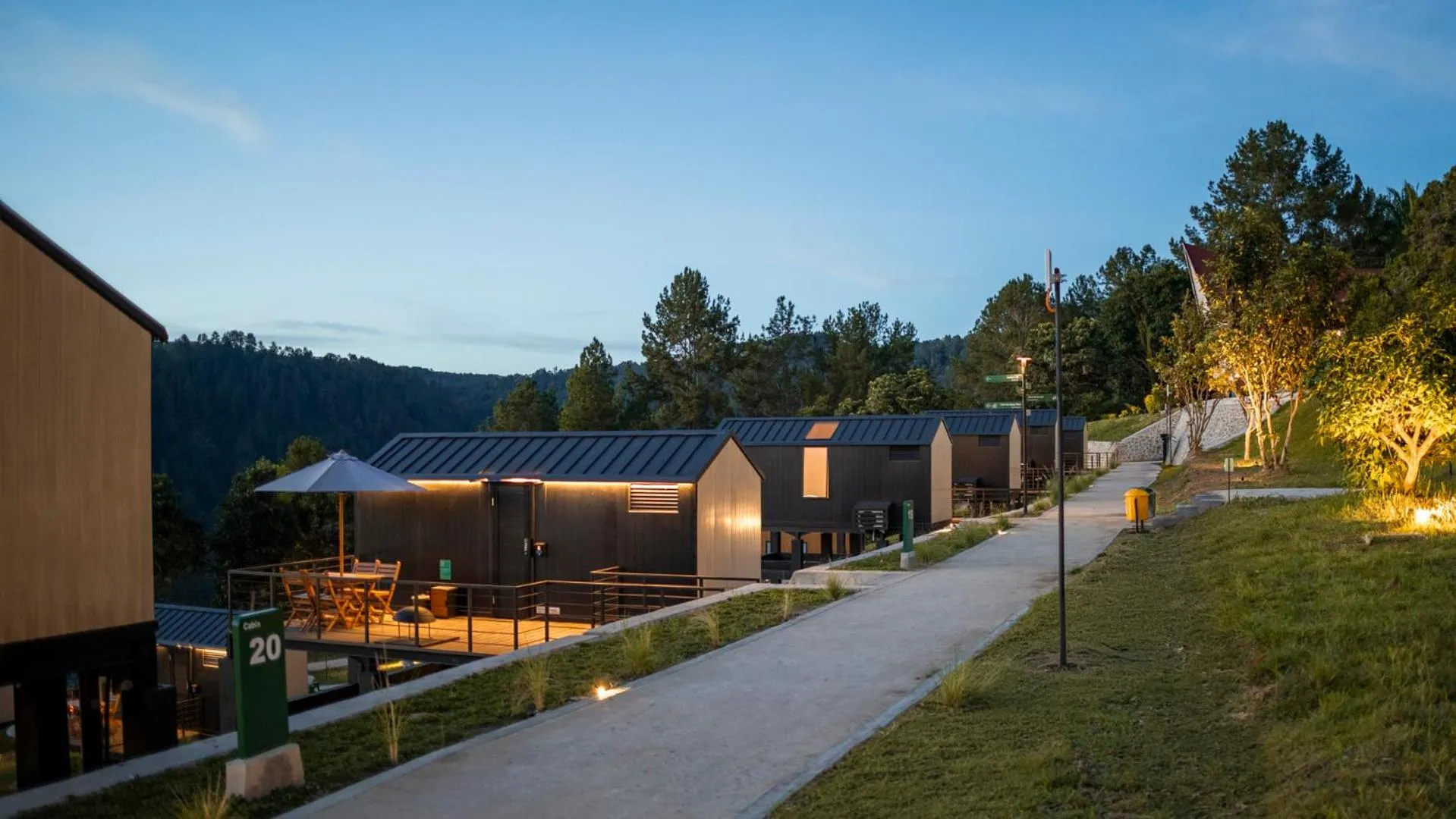 Property building in Bobocabin Patra, Parapat