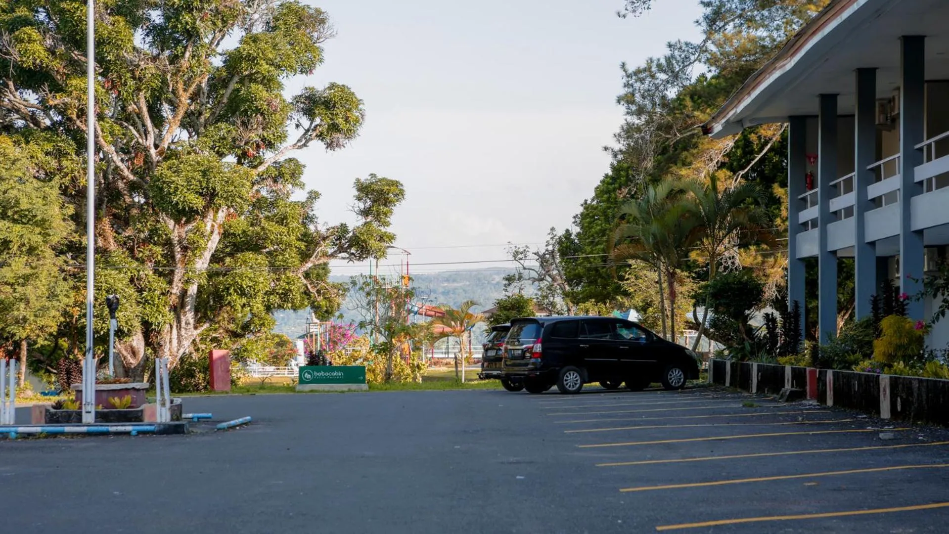 Parking in Bobocabin Patra, Parapat