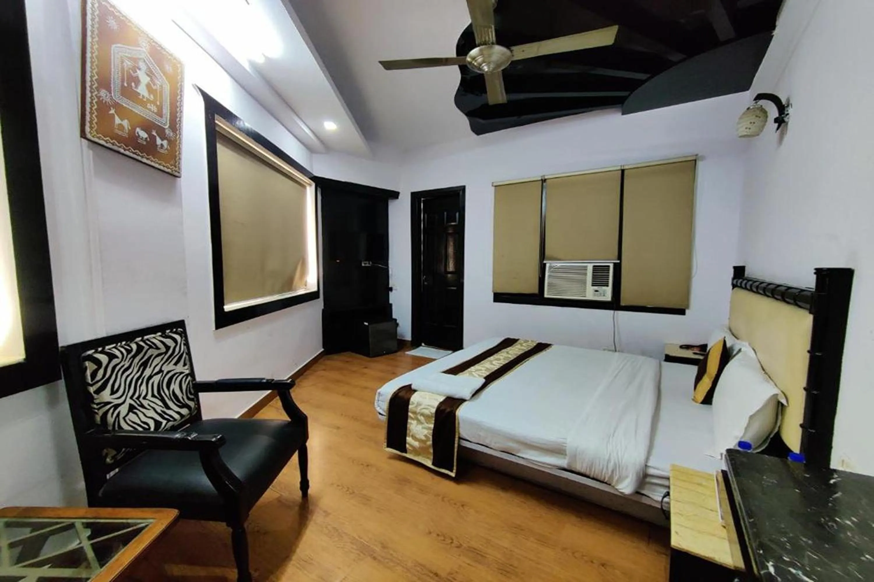 Bed in Hotel Asko International