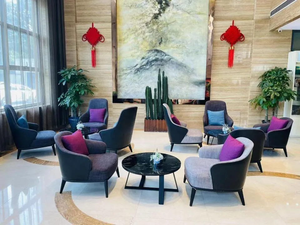 Communal lounge/ TV room in Bestway Hotel Xi'an