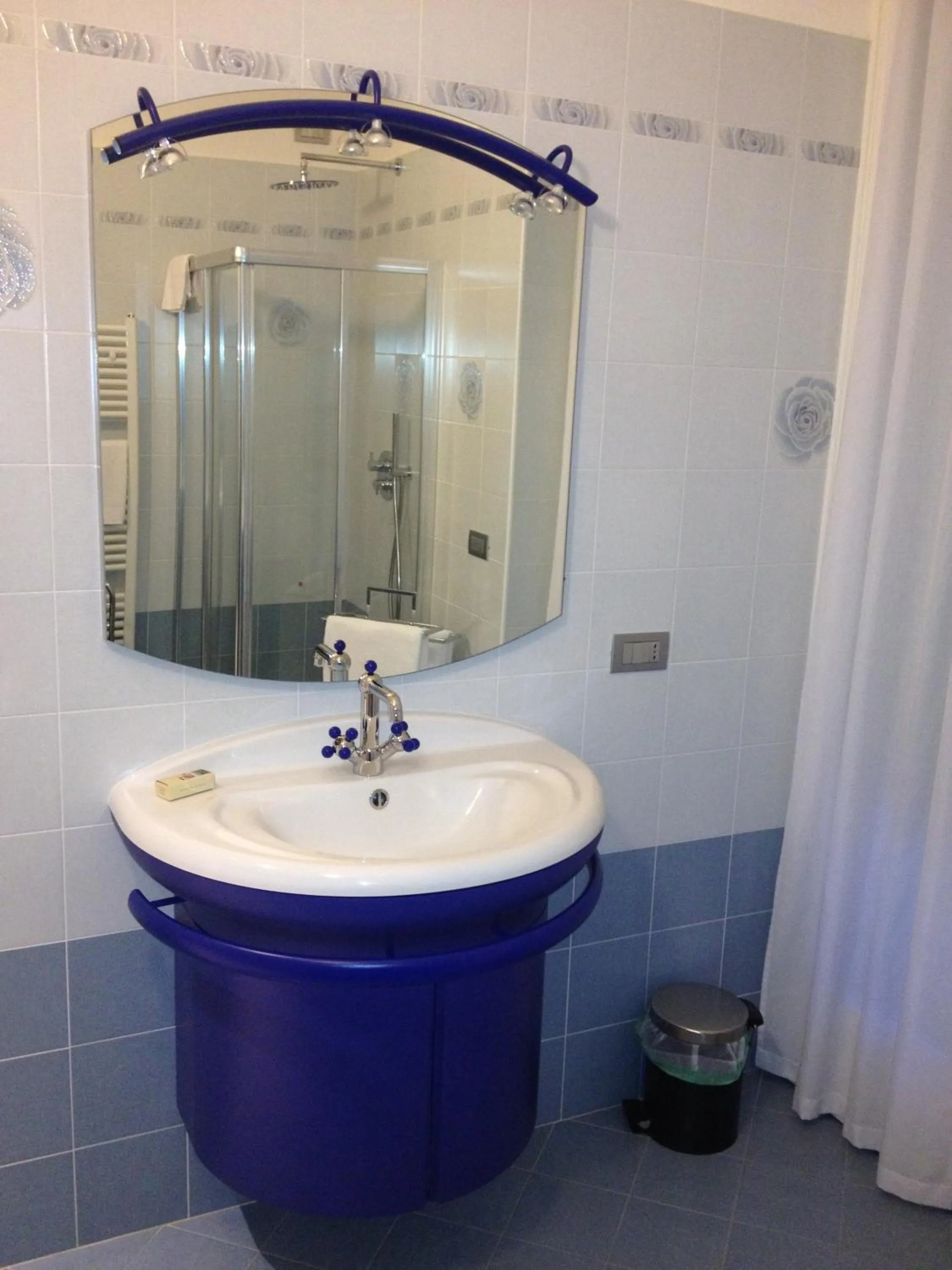 Bathroom in B&B Teatro Ristori Verona