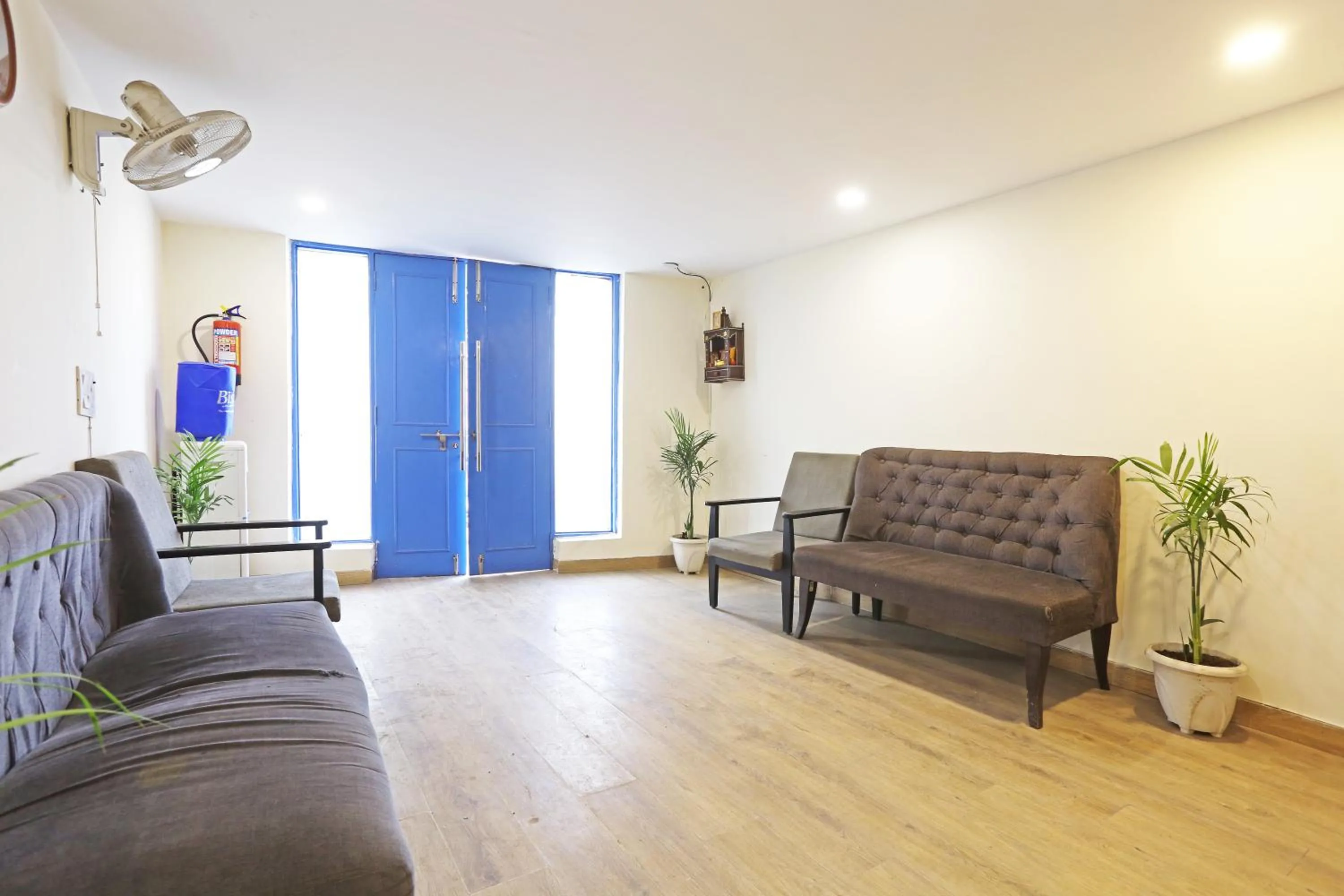 Living room in Hotel Twamev residency Uttam Nagar couple friendly