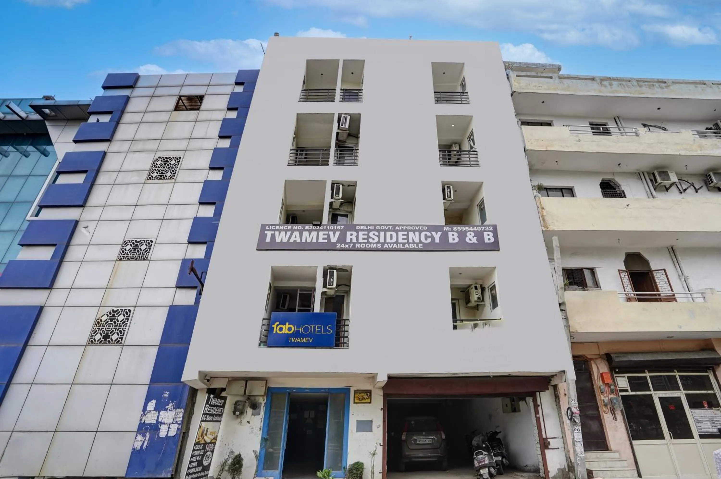 Property building in Hotel Twamev residency Uttam Nagar couple friendly