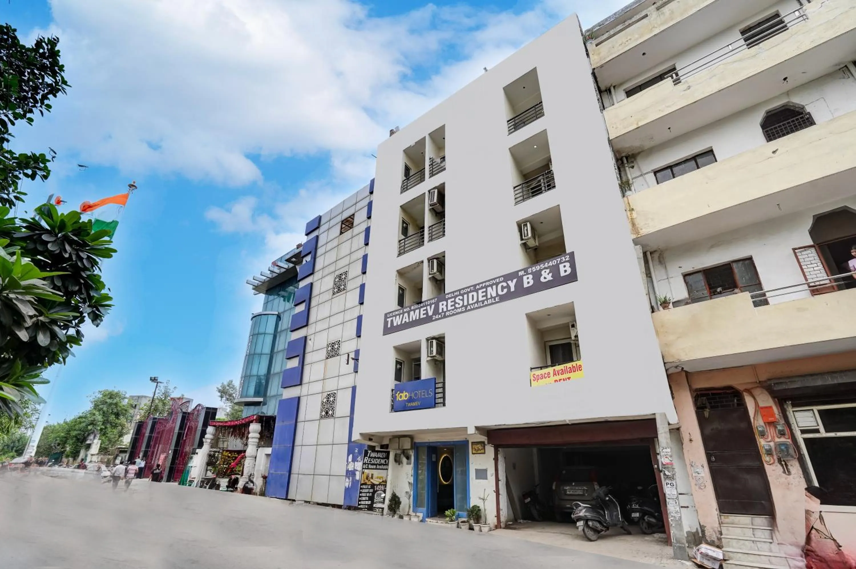 Property building in Hotel Twamev residency Uttam Nagar couple friendly