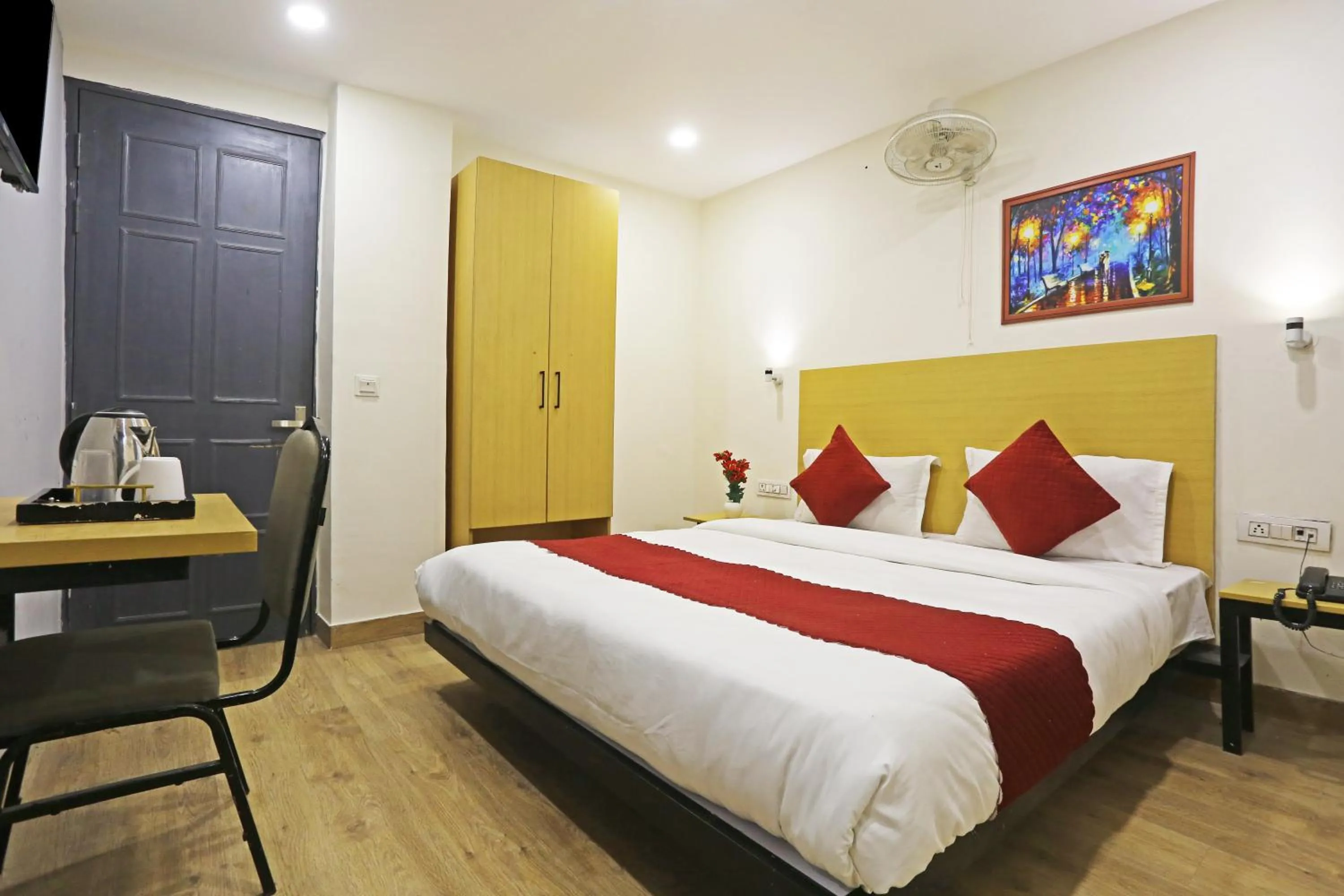 Bed in Hotel Twamev residency Uttam Nagar couple friendly