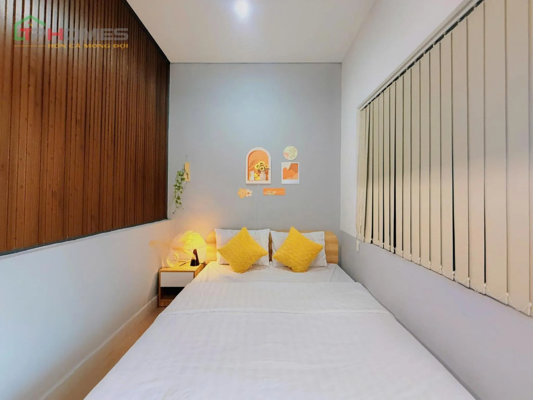 Communal kitchen, Bed in TPHomes Sala