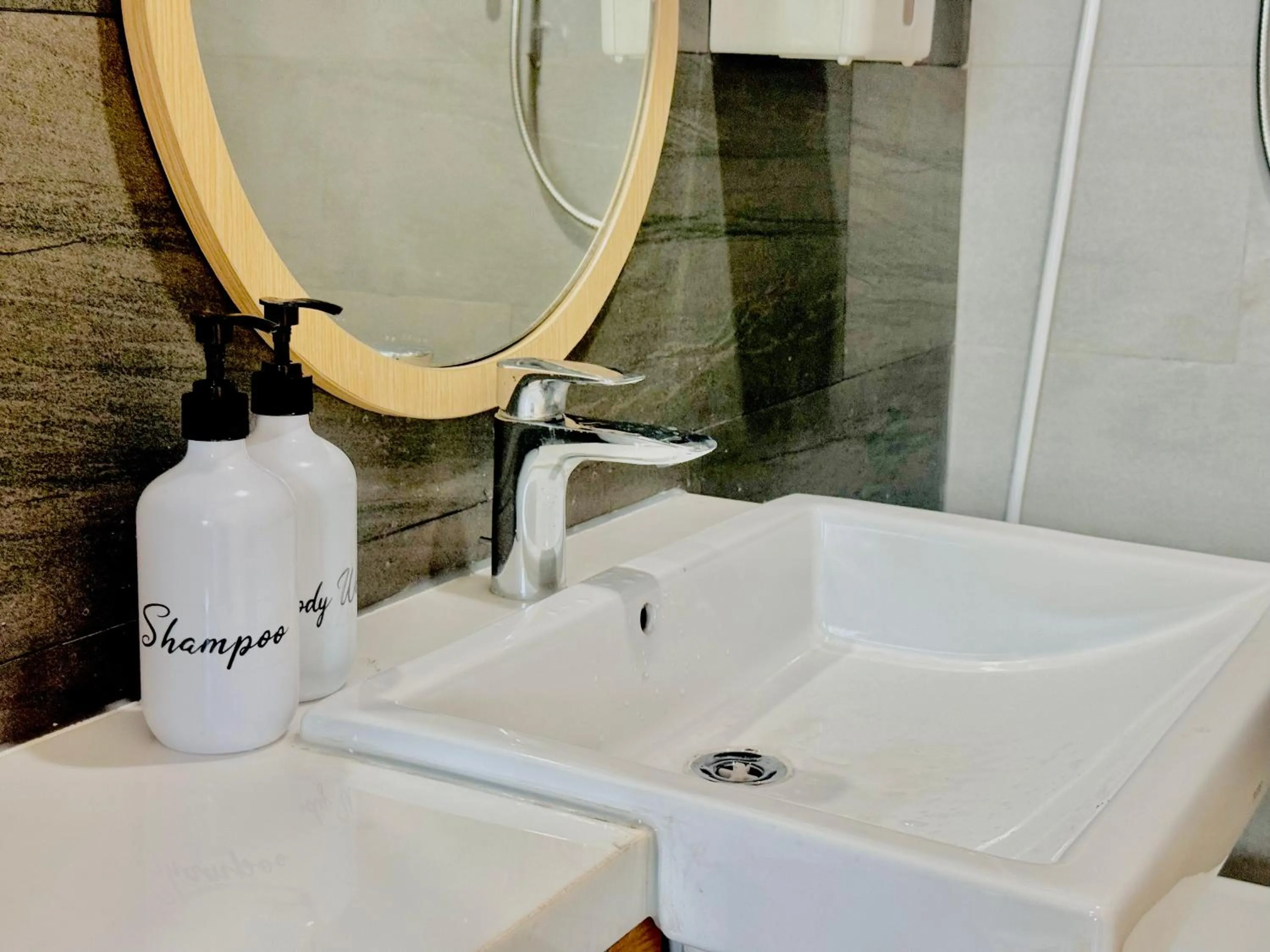 Shower in TPHomes Sala