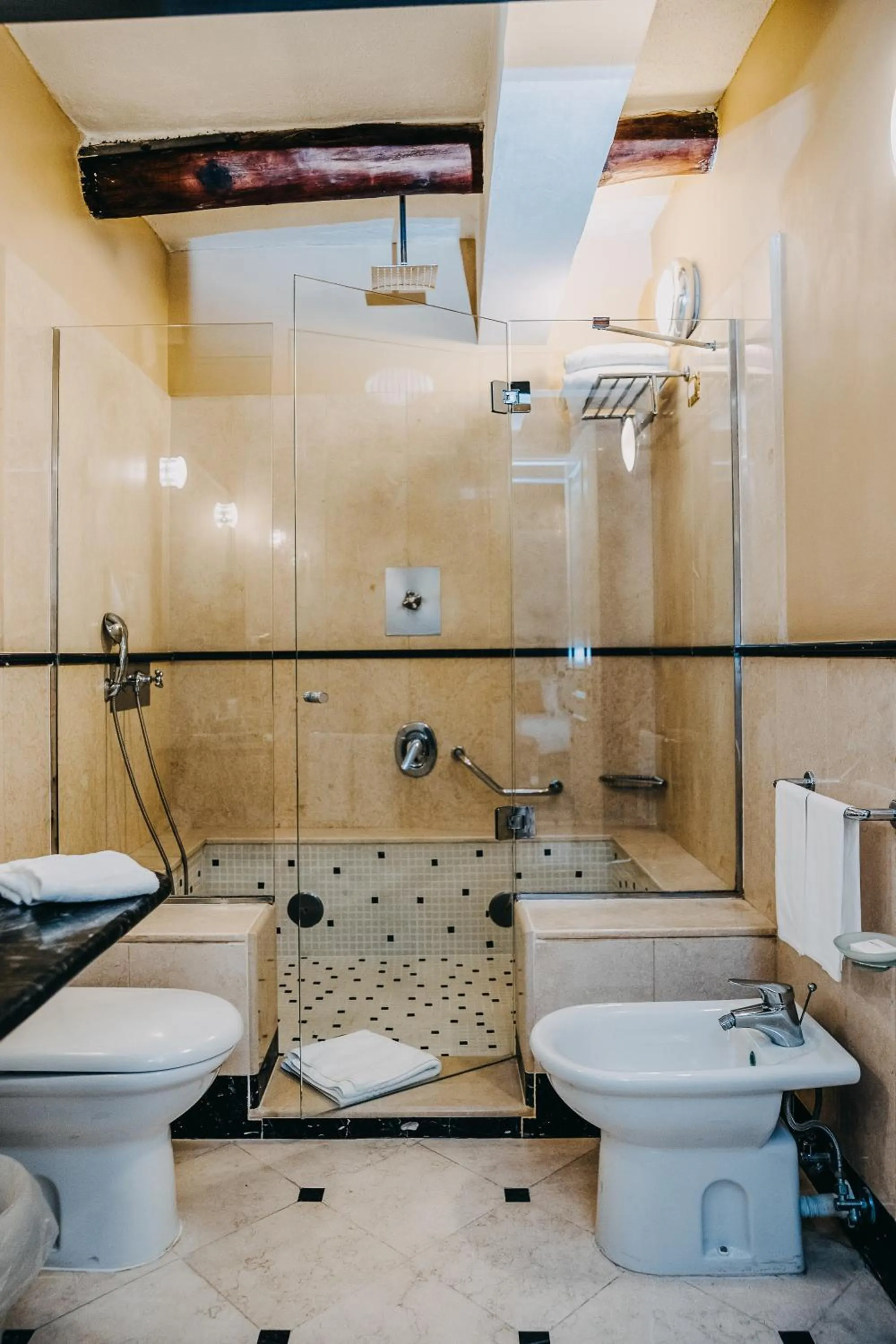 Bathroom in Costantinopoli 104