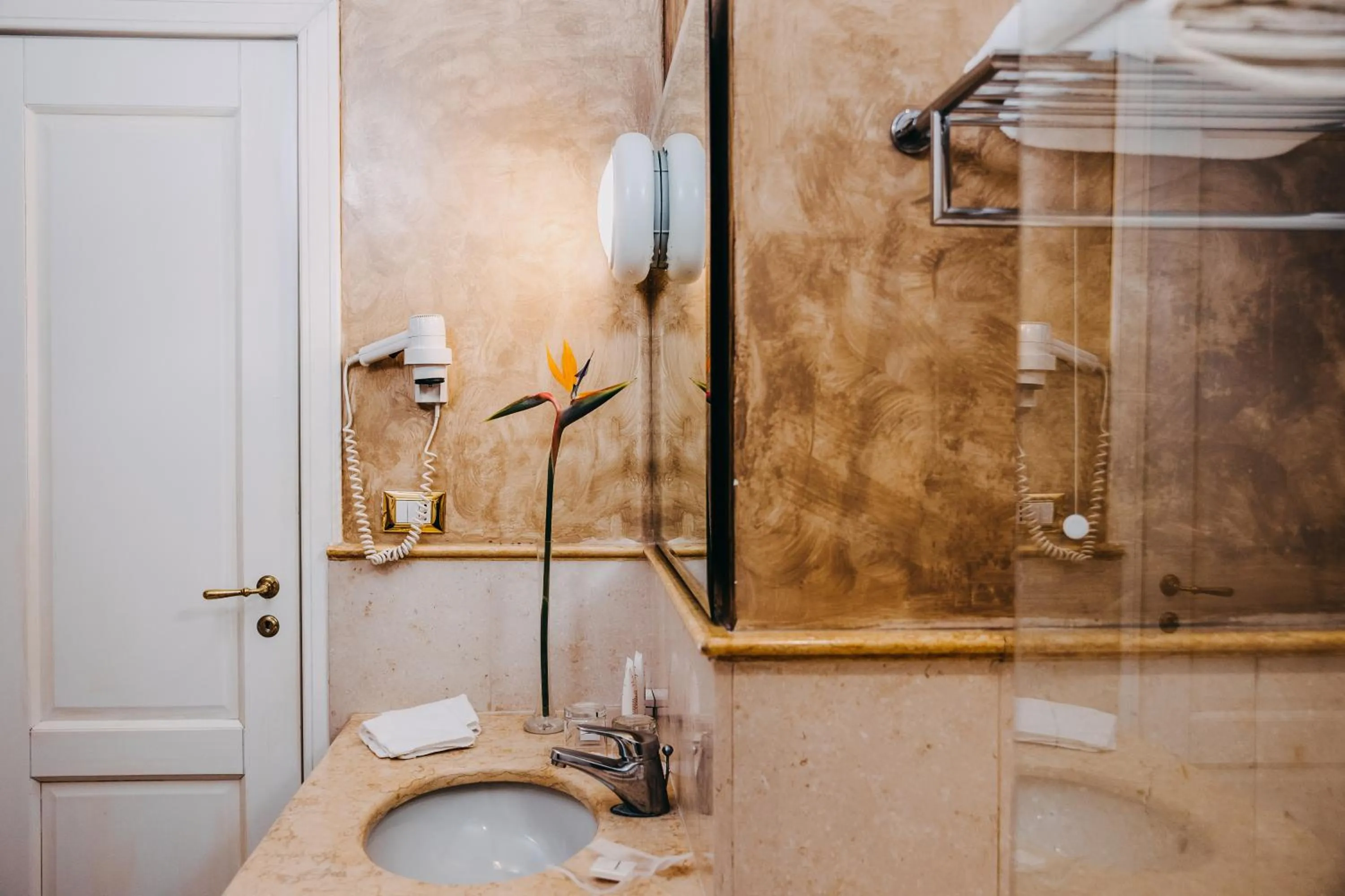 Bathroom in Costantinopoli 104