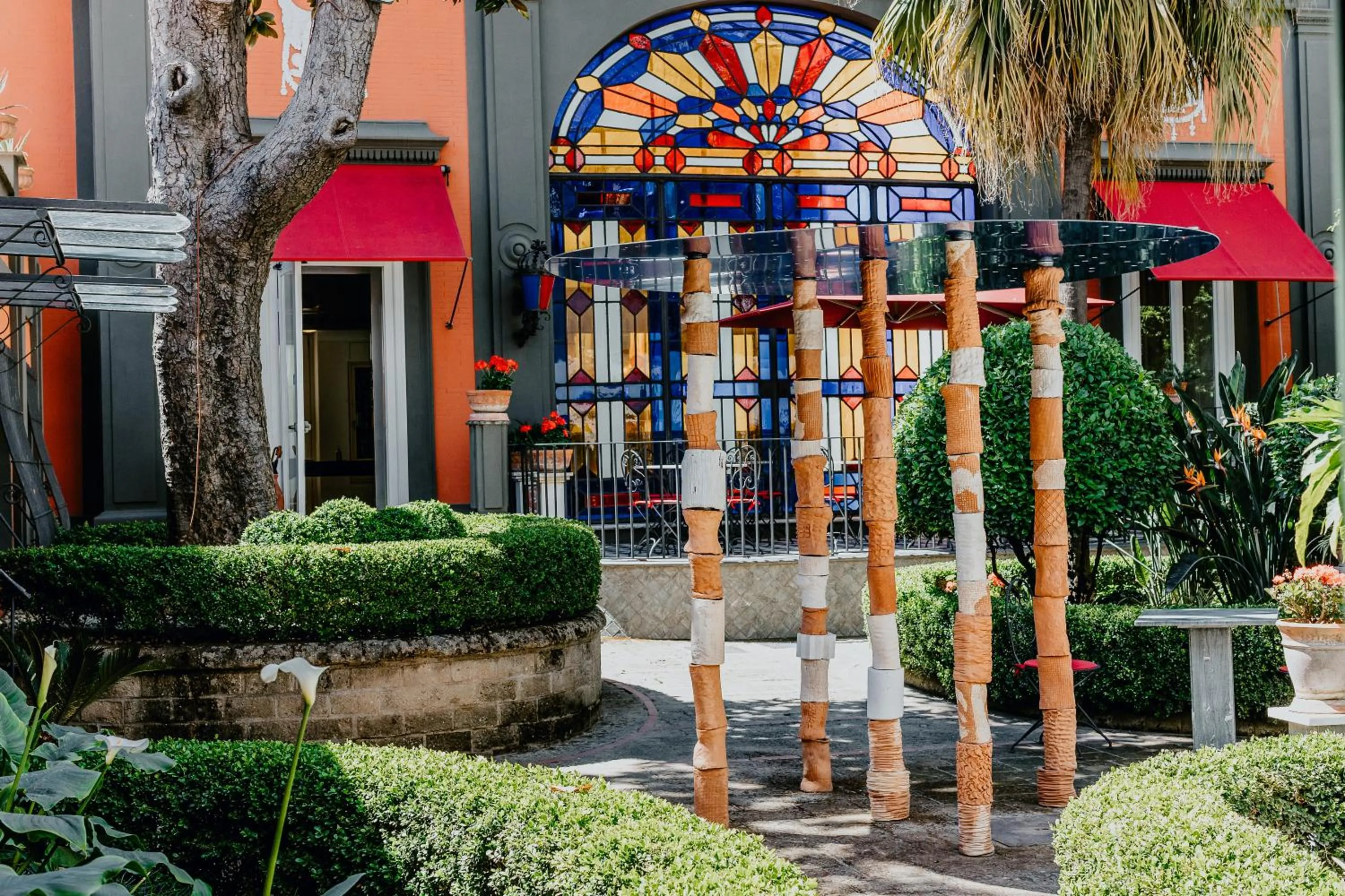 Facade/entrance in Costantinopoli 104