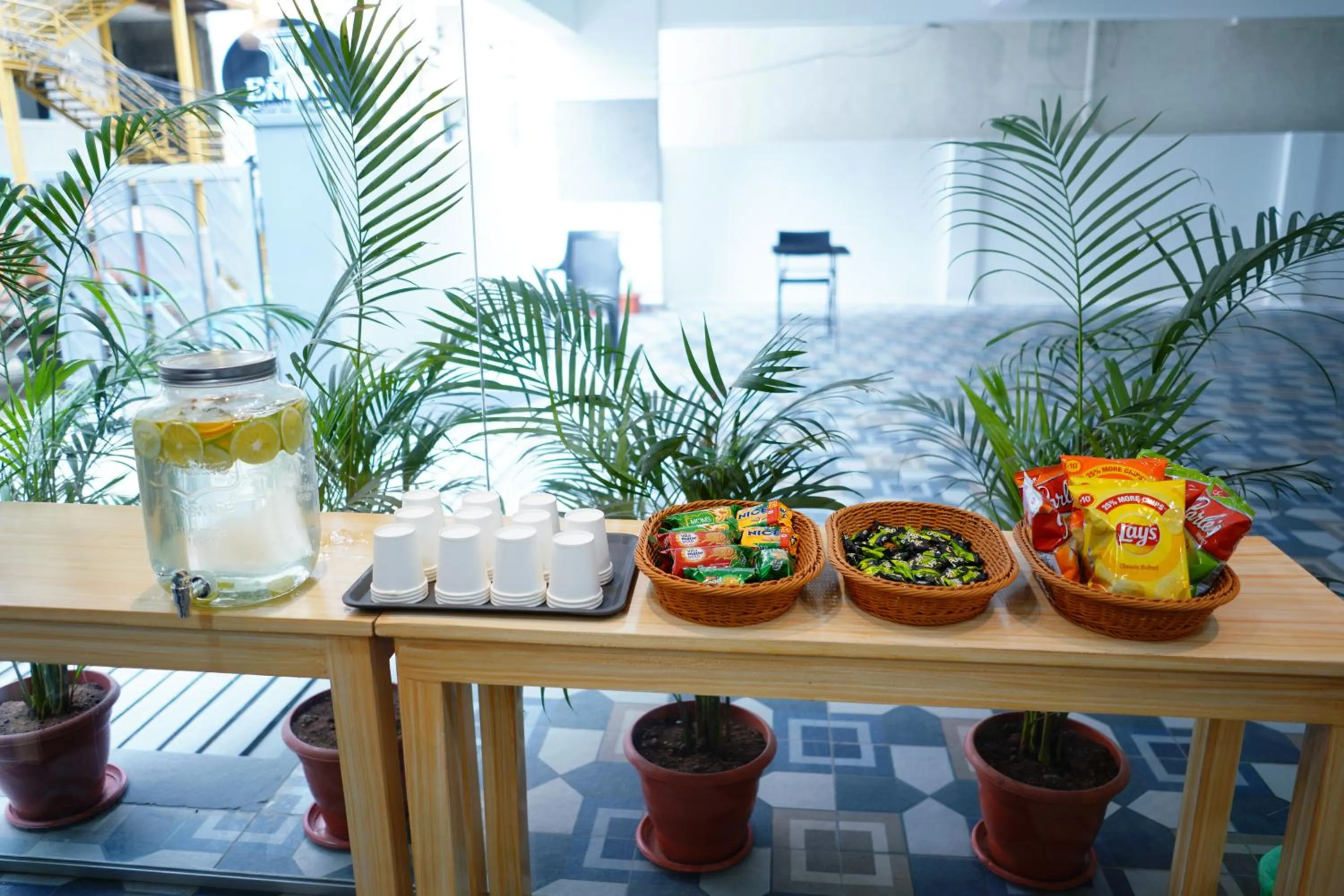 Food and drinks in Enkay Service Apartments