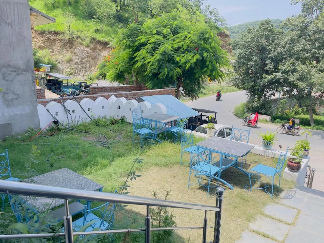 Restaurant/places to eat in Rajwadi Palace