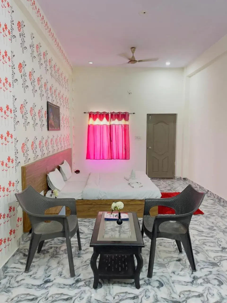 Bedroom in Rajwadi Palace Bedroom in Rajwadi Palace