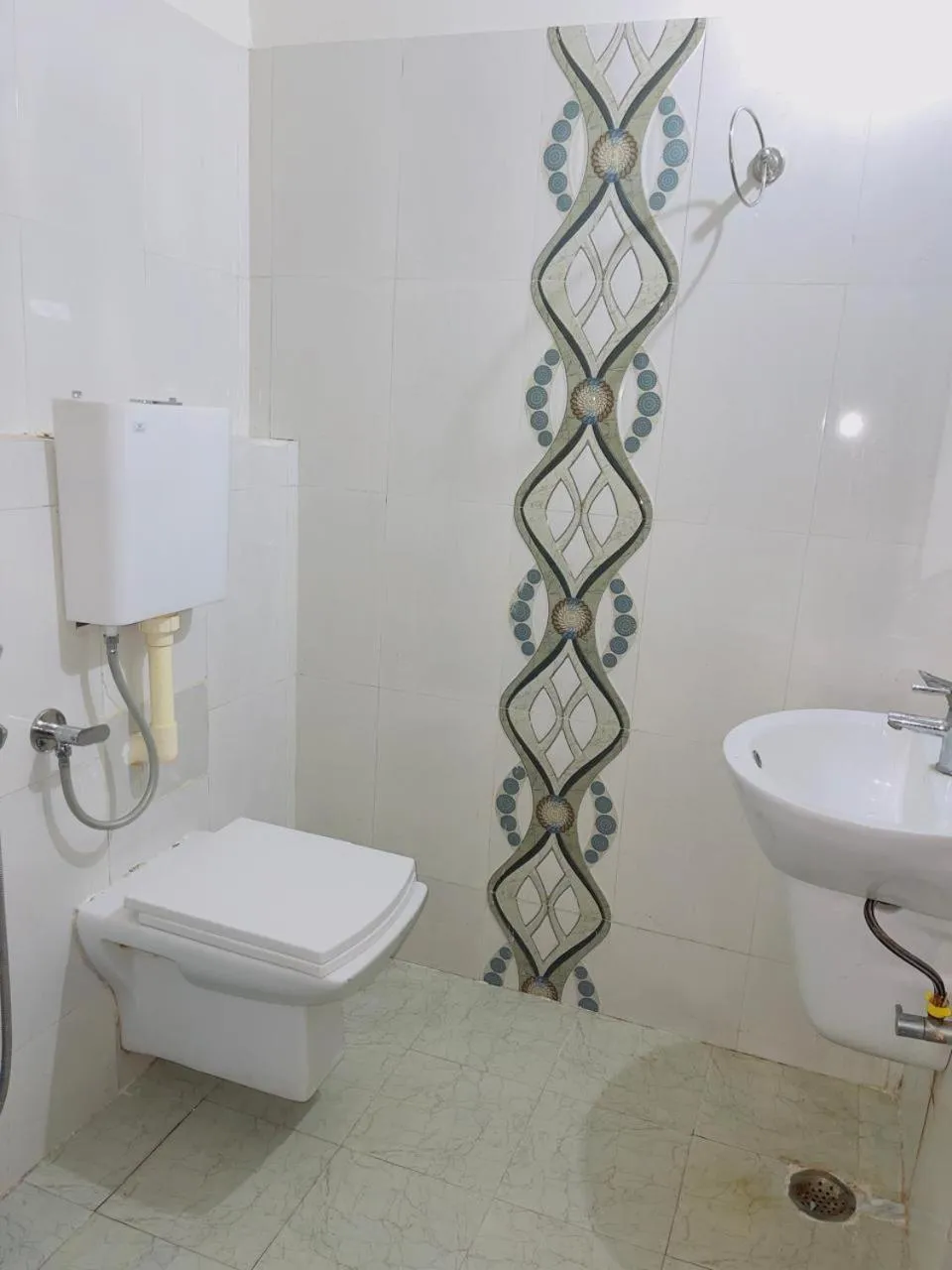 Bathroom in Rajwadi Palace