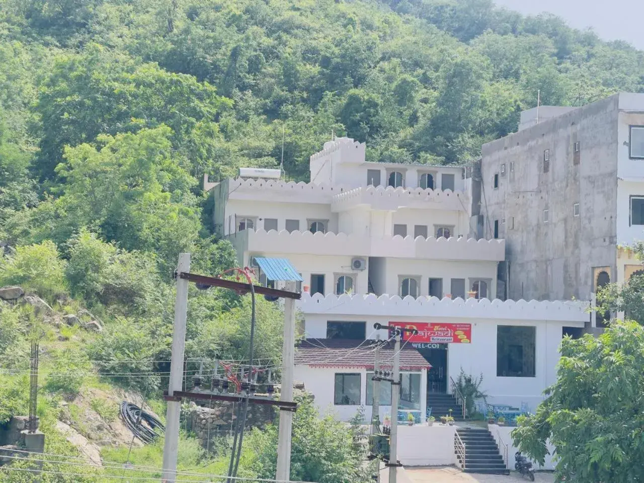 Property building in Rajwadi Palace Property building in Rajwadi Palace