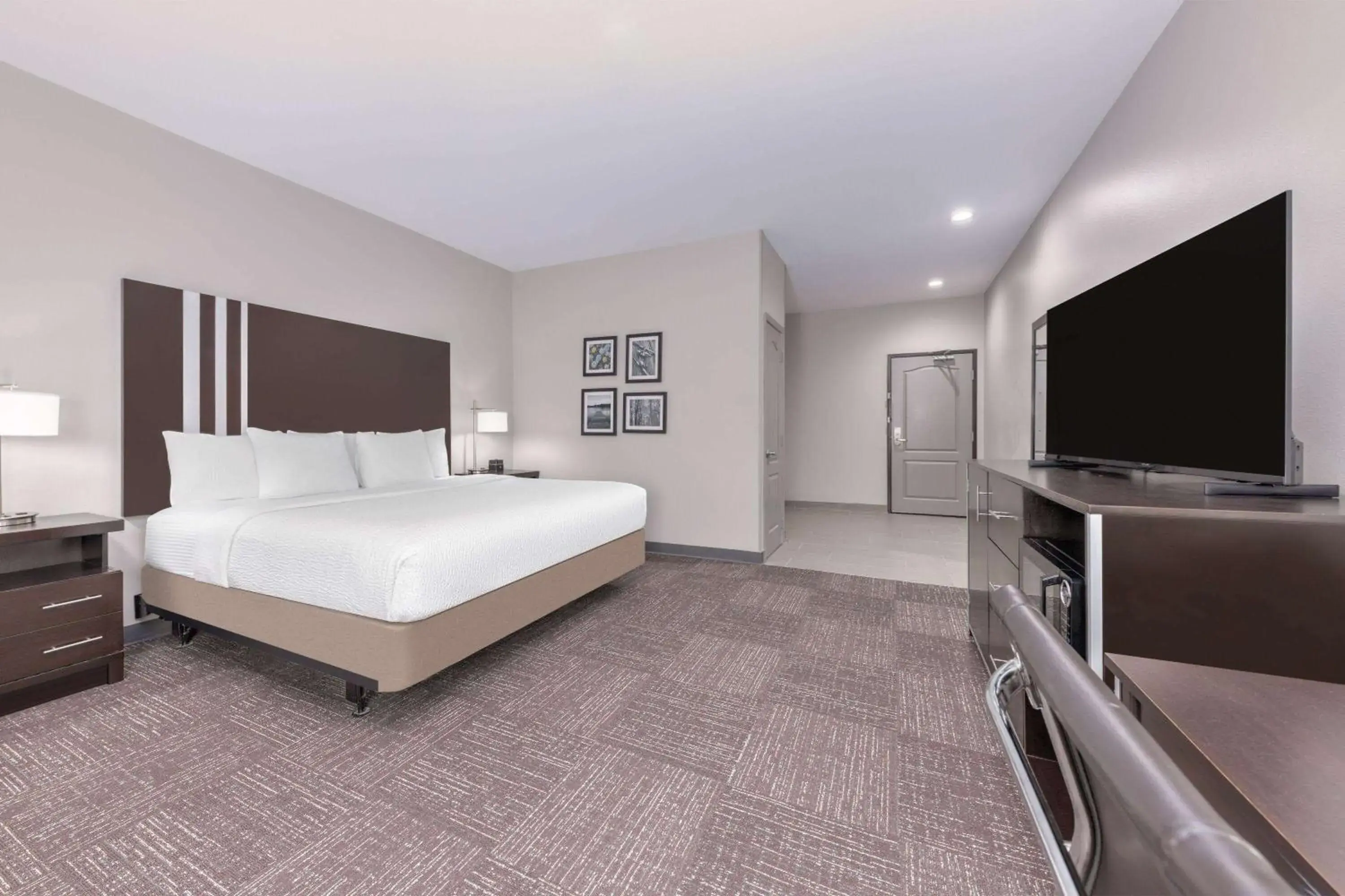 Photo of the whole room, Bed in La Quinta by Wyndham Tyler - University Area Photo of the whole room, Bed in La Quinta by Wyndham Tyler - University Area