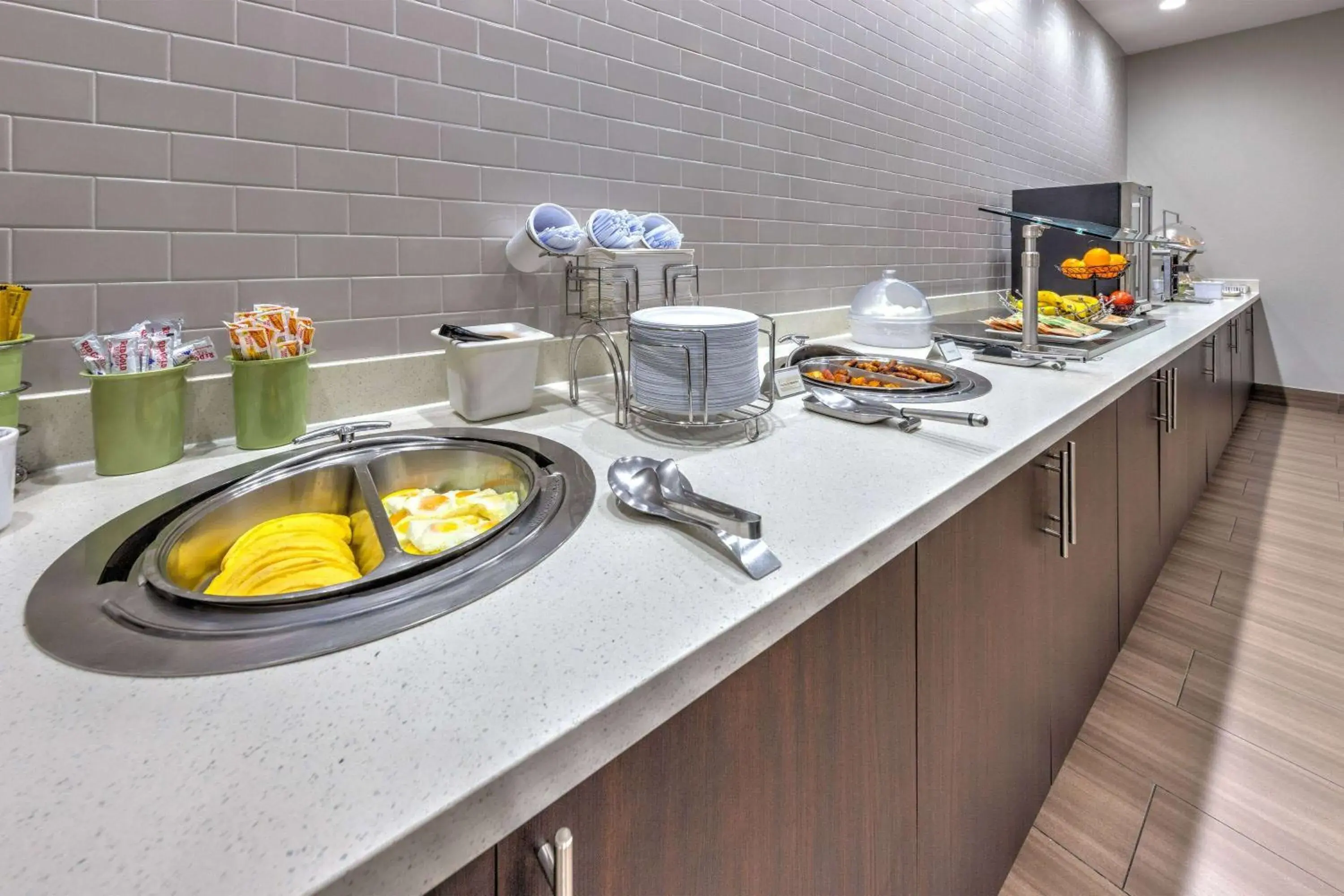 Breakfast in La Quinta by Wyndham Tyler - University Area Breakfast in La Quinta by Wyndham Tyler - University Area