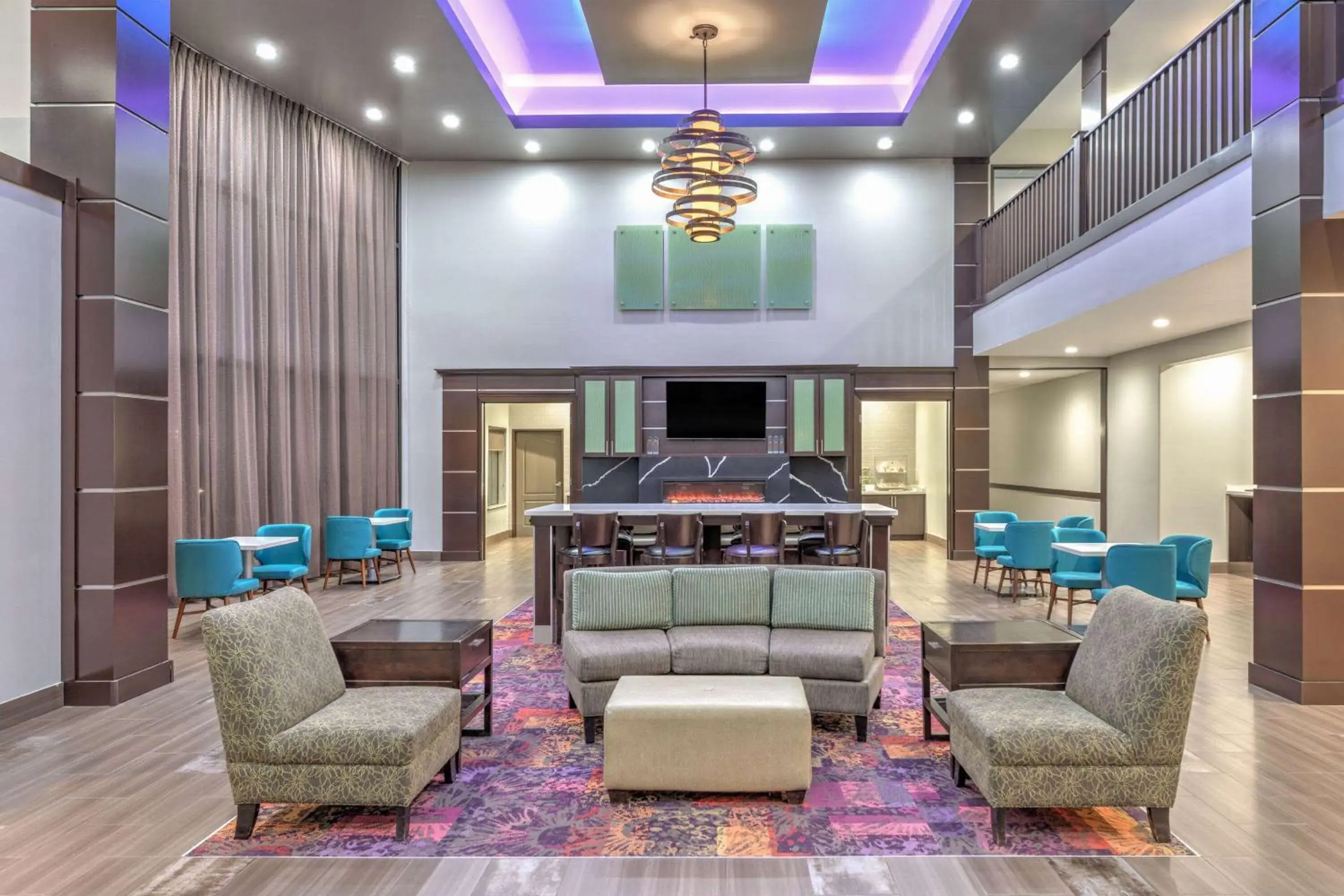 Lobby or reception in La Quinta by Wyndham Tyler - University Area Lobby or reception in La Quinta by Wyndham Tyler - University Area