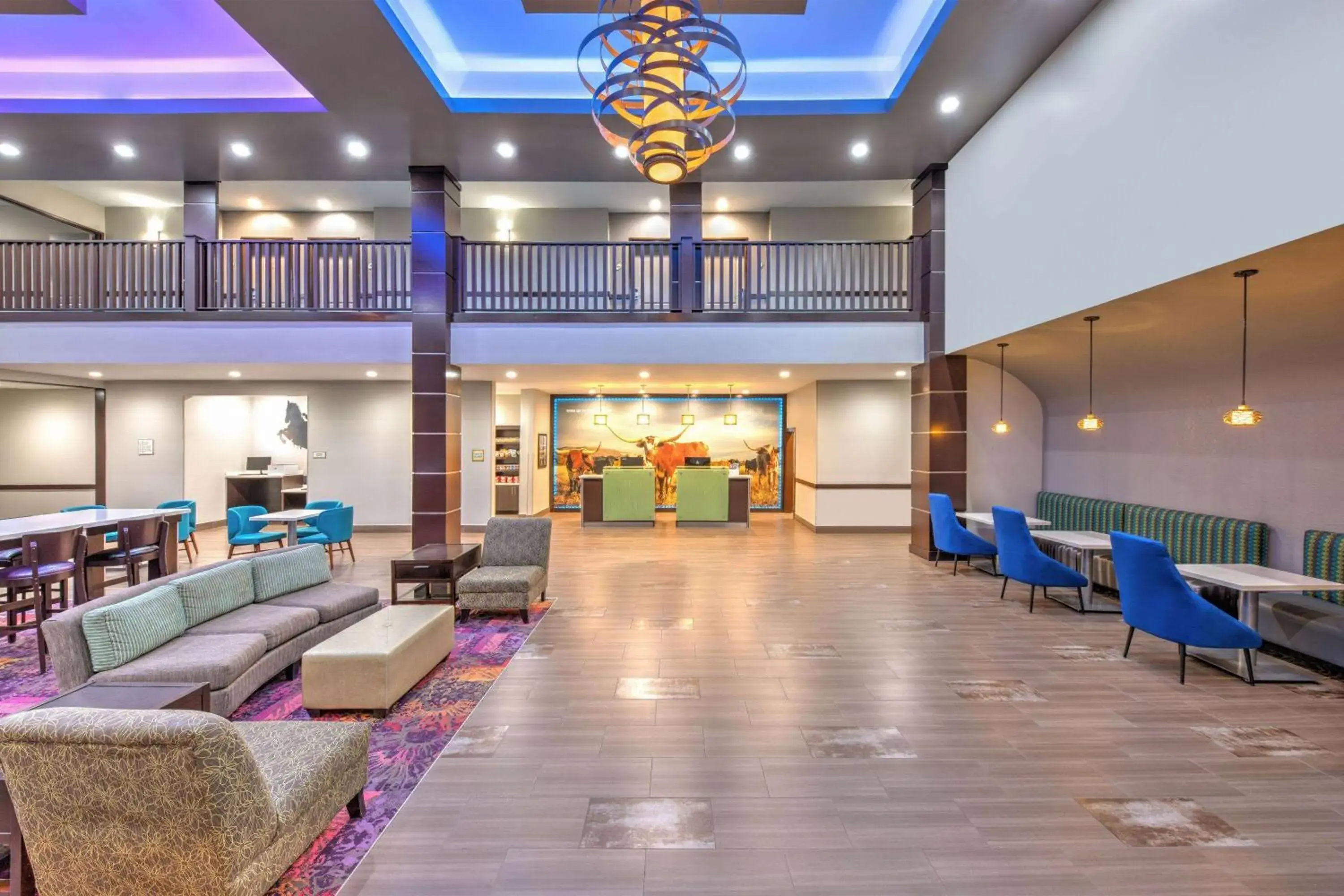 Lobby or reception in La Quinta by Wyndham Tyler - University Area Lobby or reception in La Quinta by Wyndham Tyler - University Area