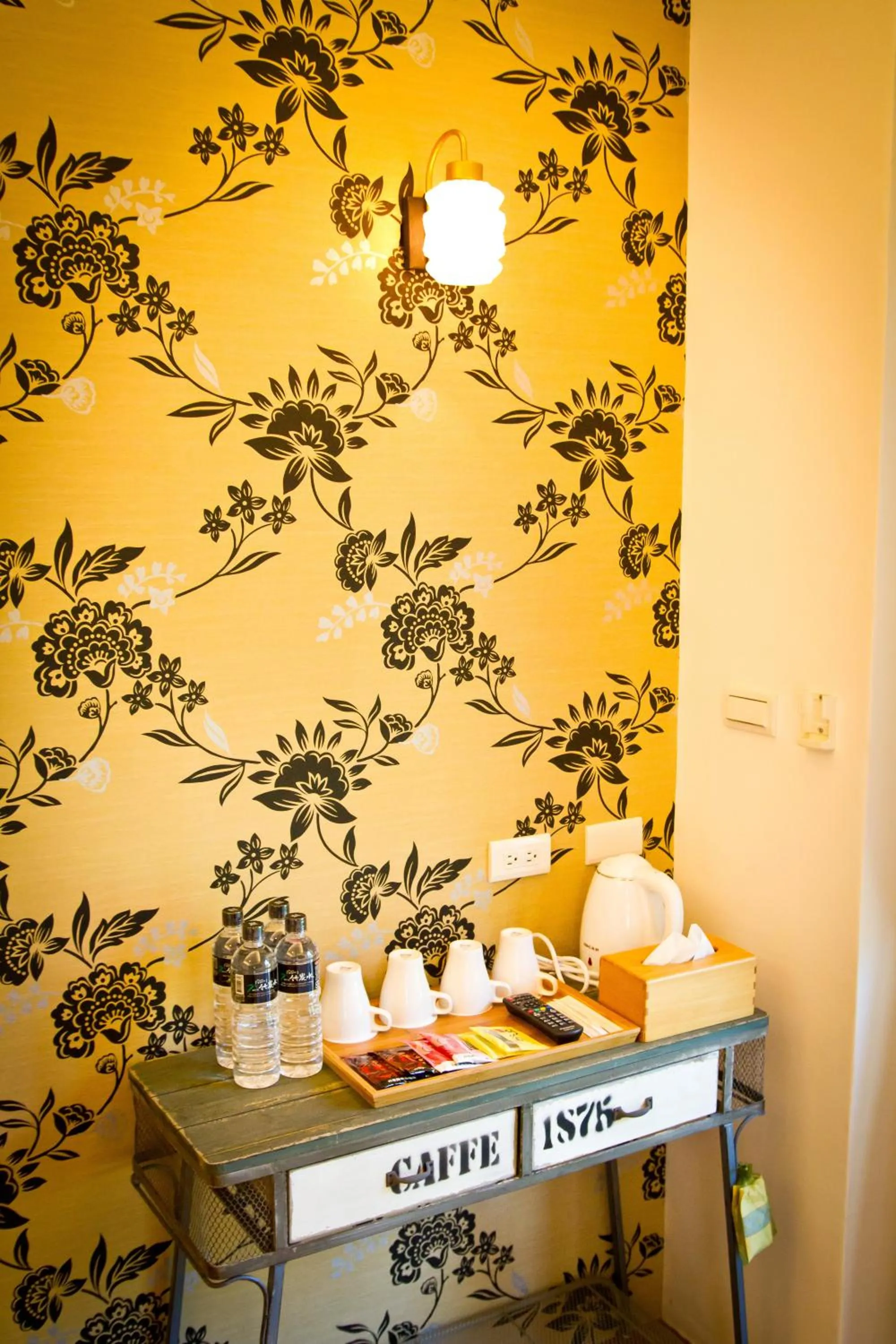 Coffee/tea facilities in Muho B&B