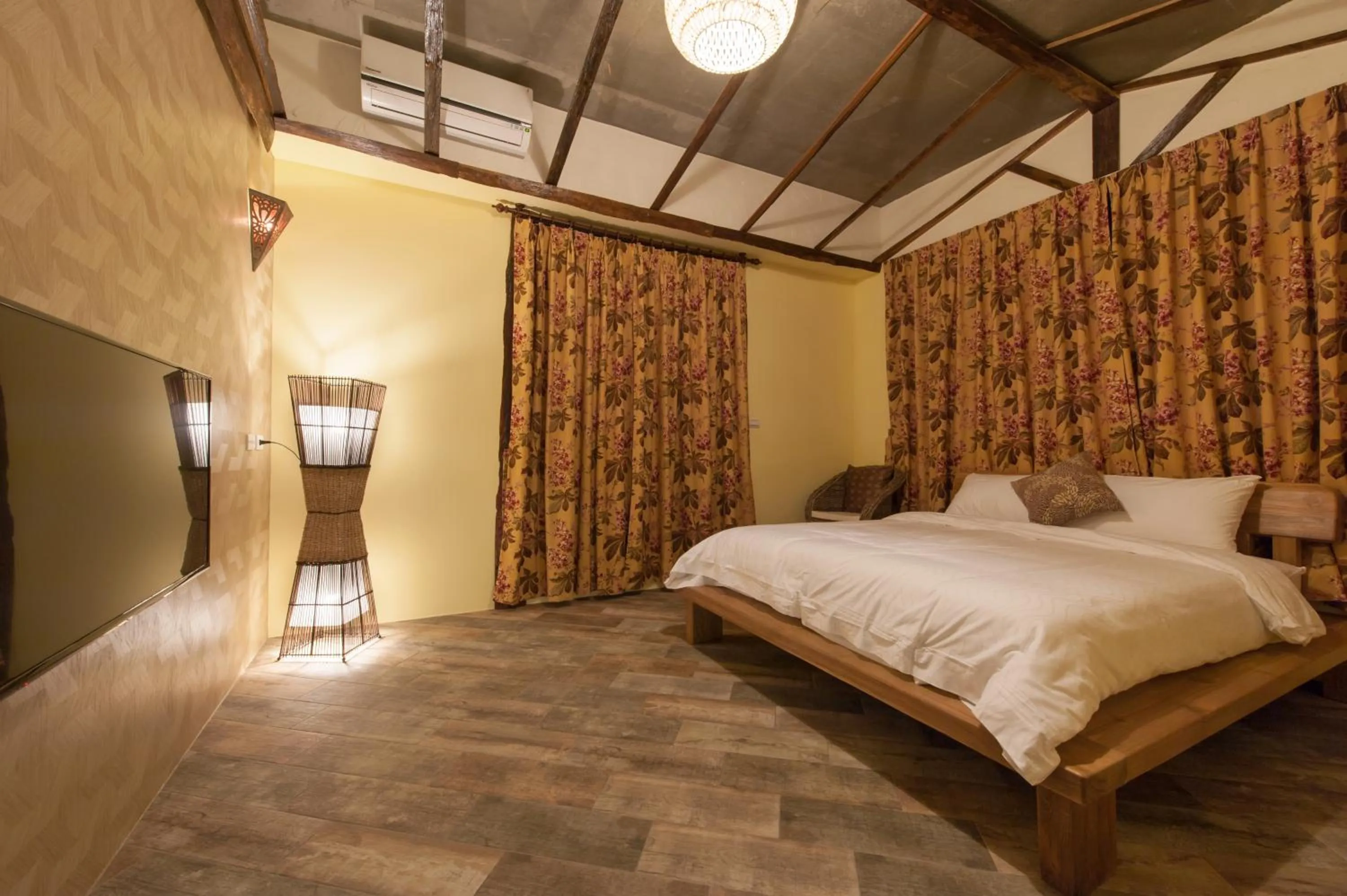 Photo of the whole room, Bed in Muho B&B