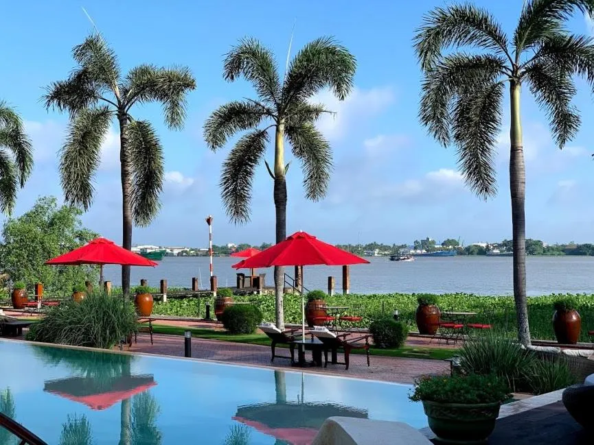 River view in The Island Lodge