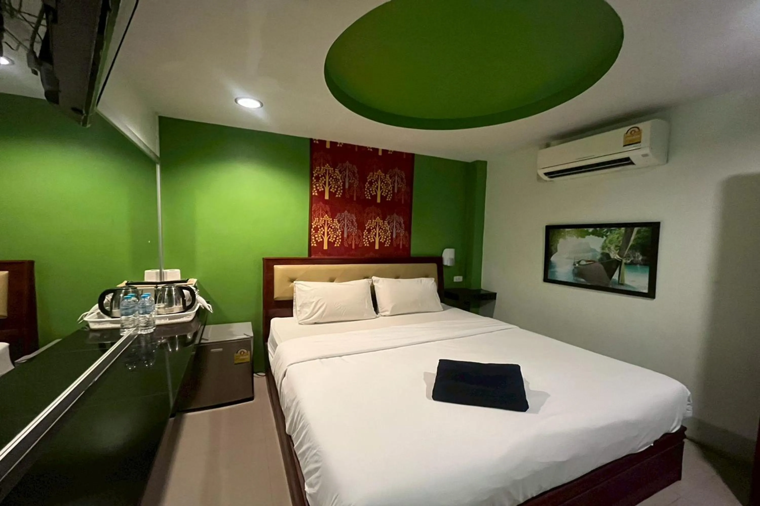 Bed in Krabi Orchid Hometel