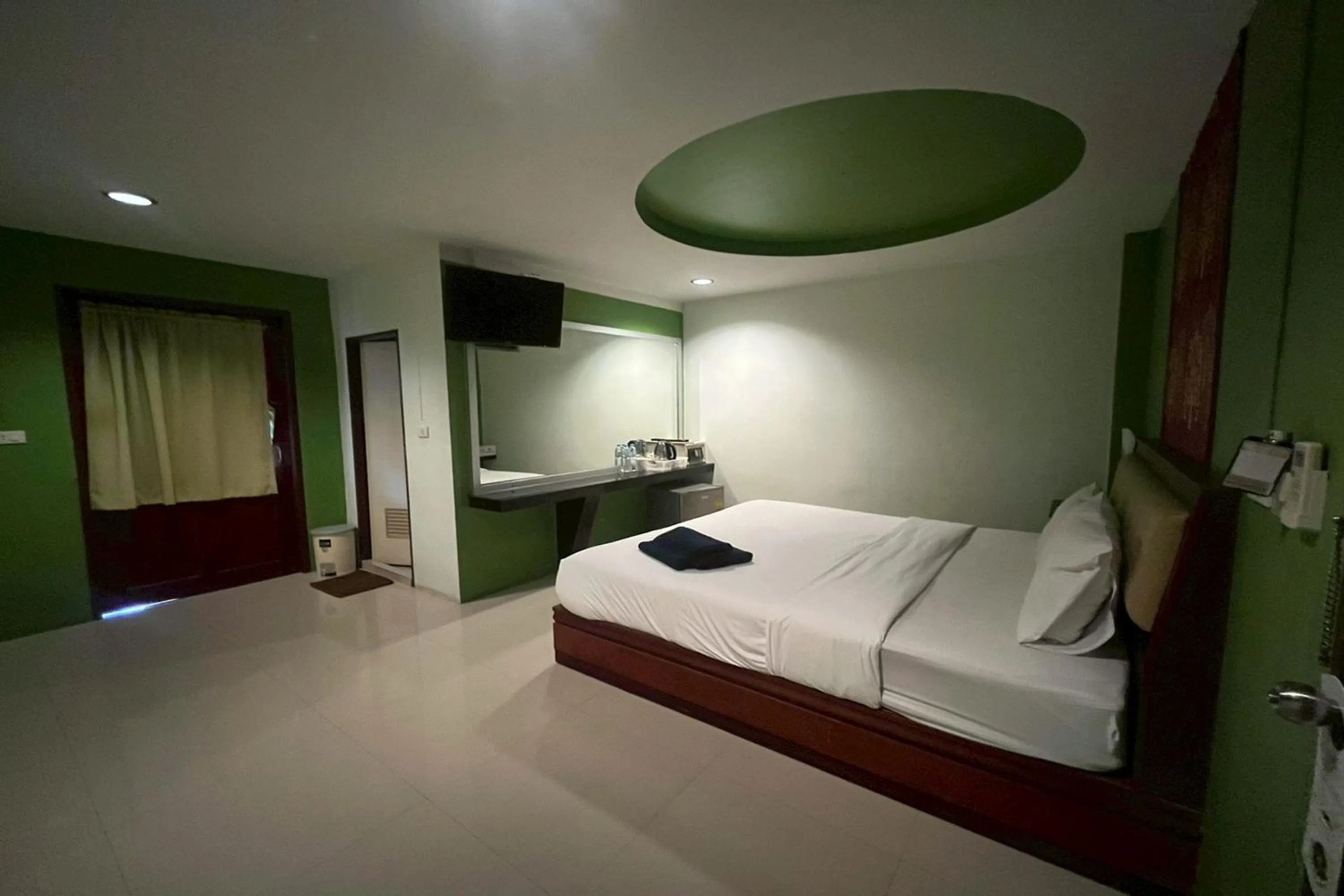 Bed in Krabi Orchid Hometel