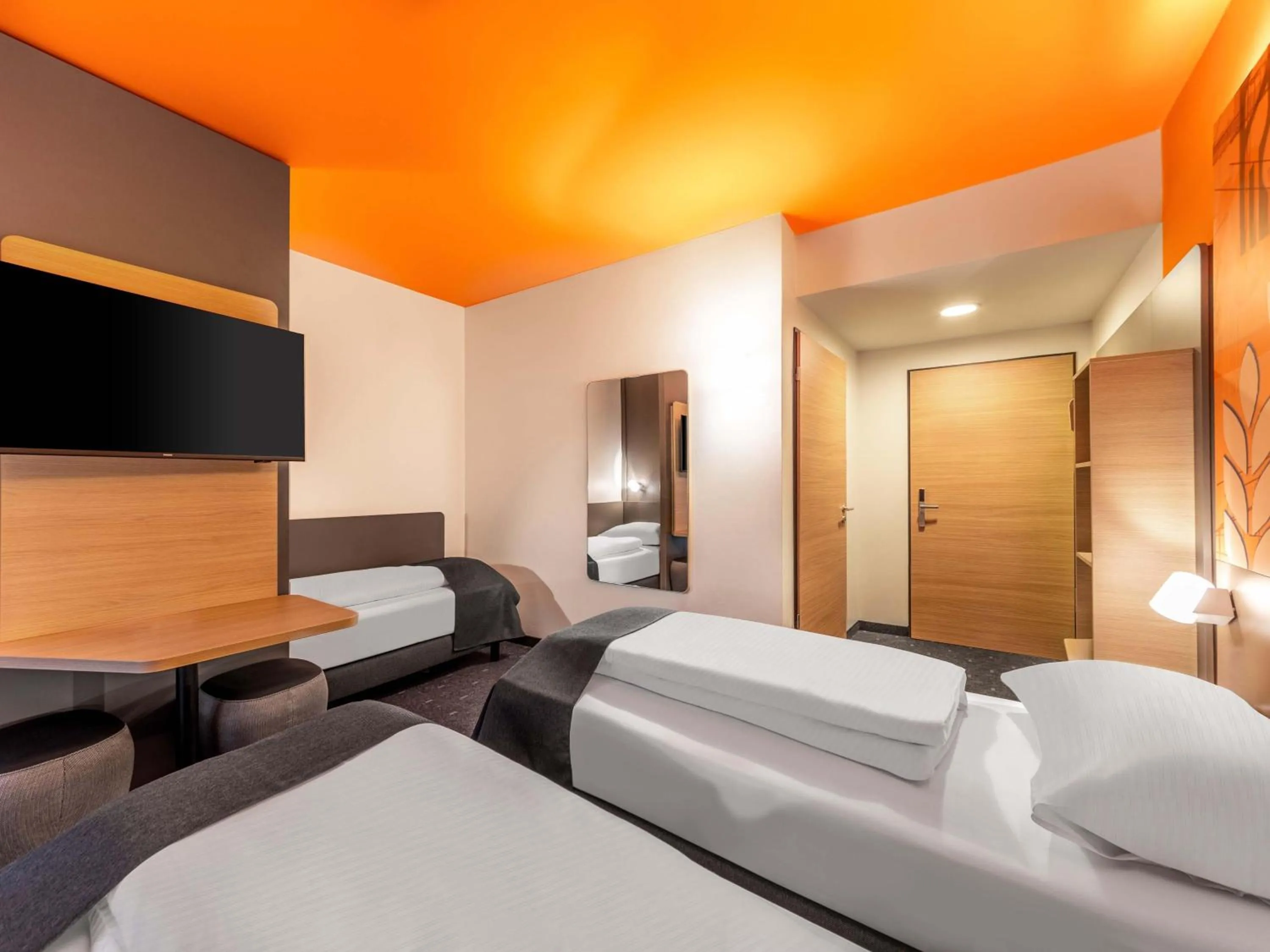 Photo of the whole room, Bed in B&B HOTEL Hagen