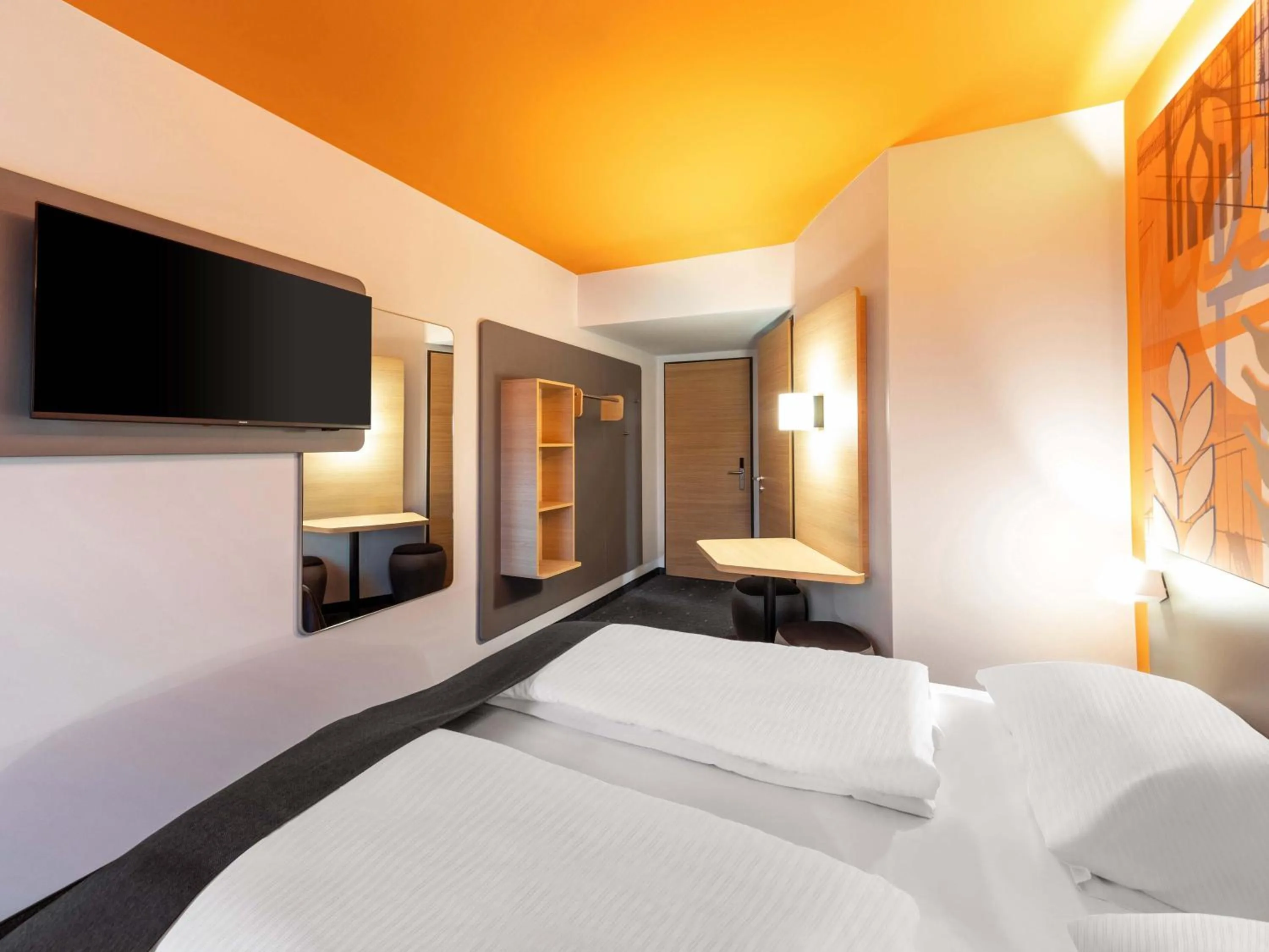 Photo of the whole room, Bed in B&B HOTEL Hagen