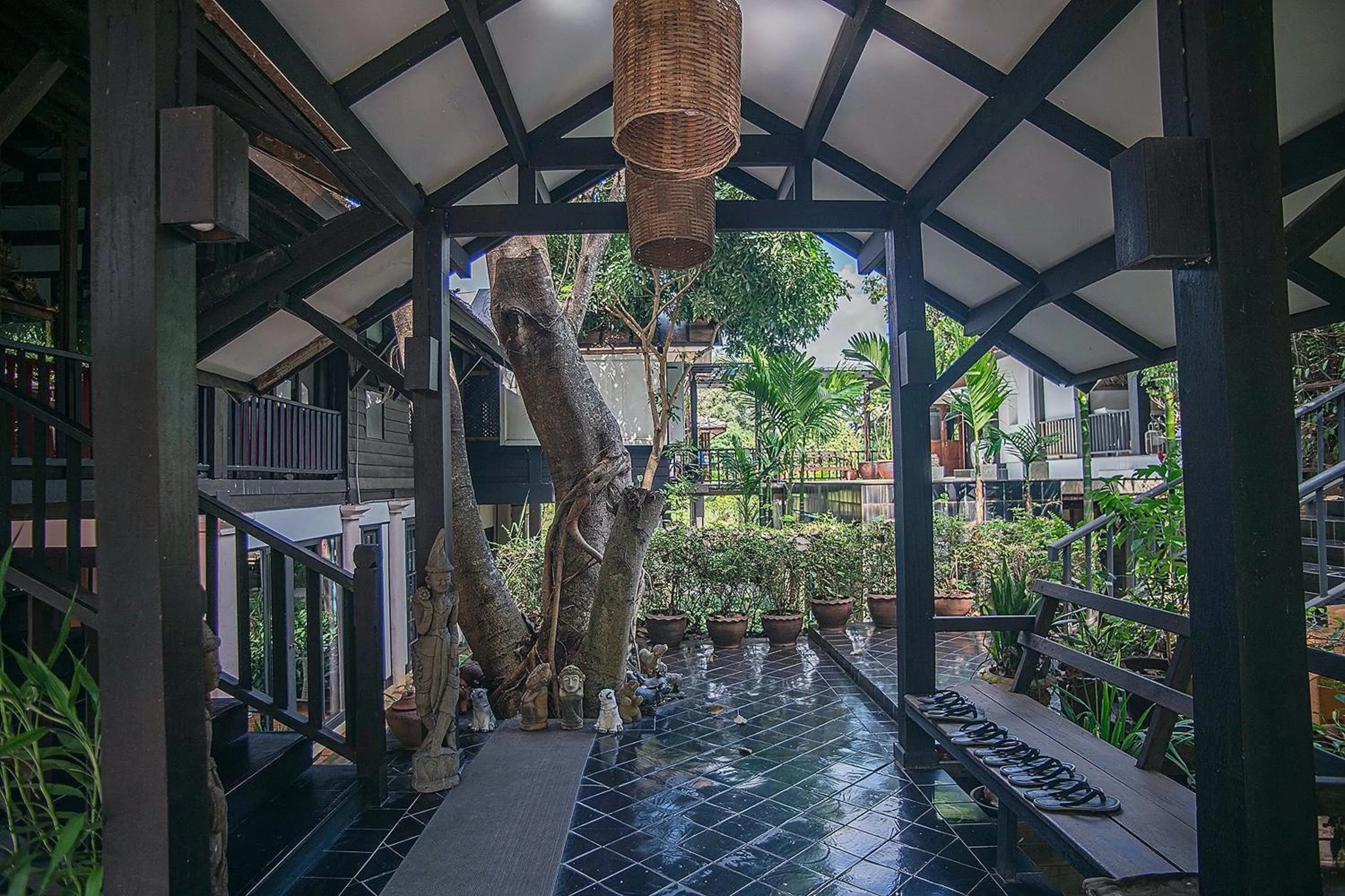 Patio in Baan Suan Residence เฮือนพักบ้านสวน
