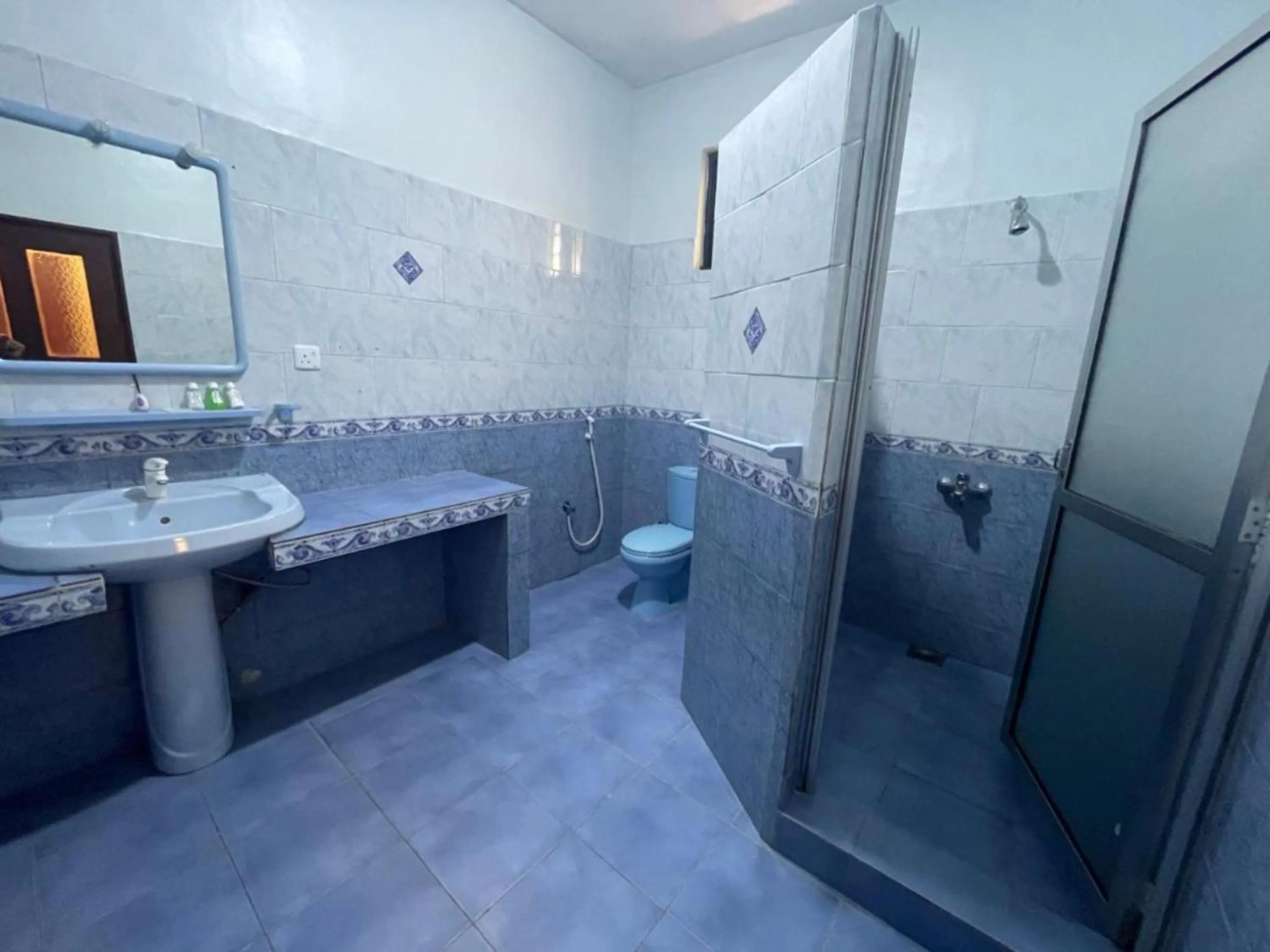 Shower in Olivia Guesthouse