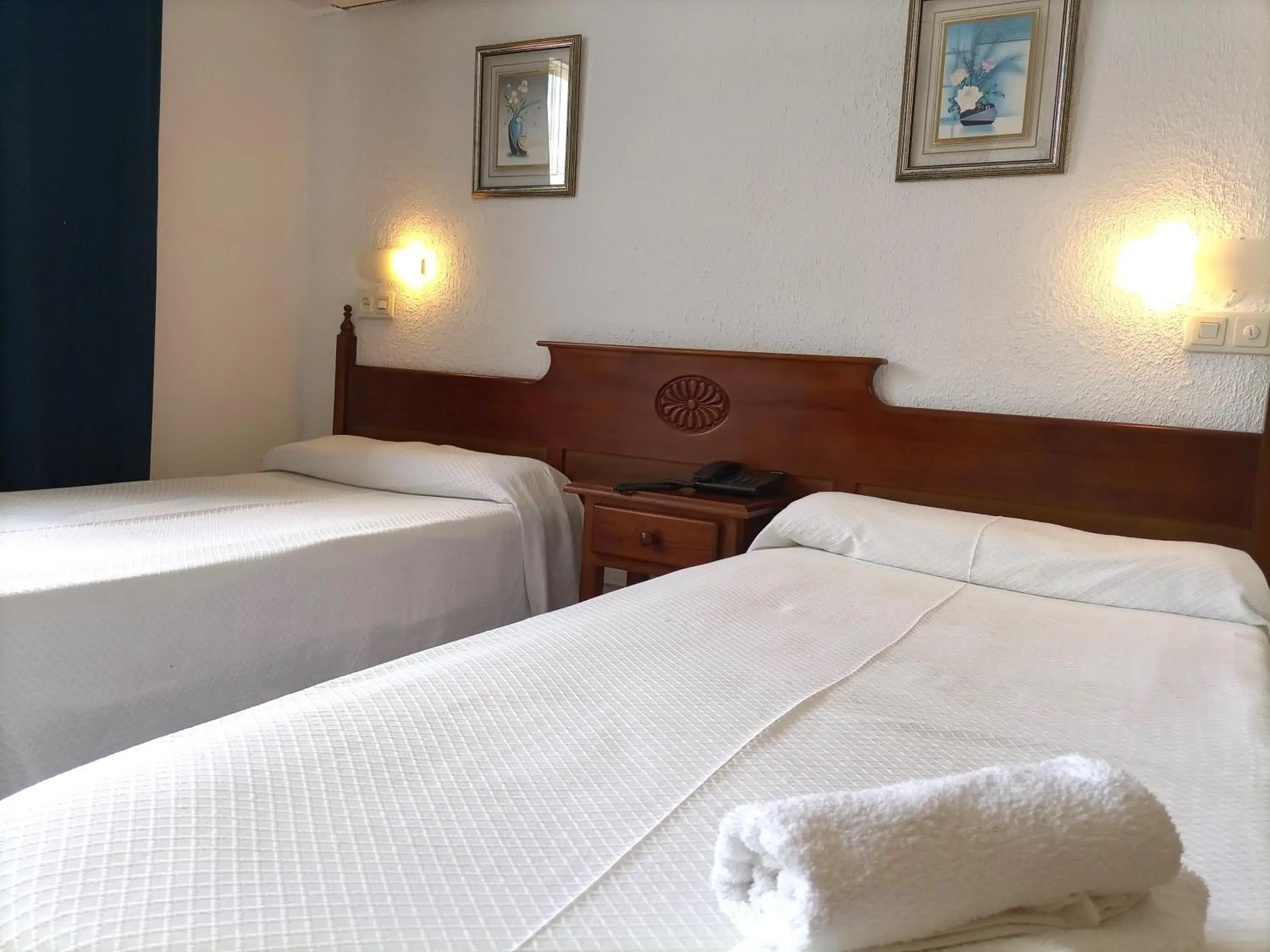 Double Room in Vintage Hotel Mercedes Double Room in Vintage Hotel Mercedes