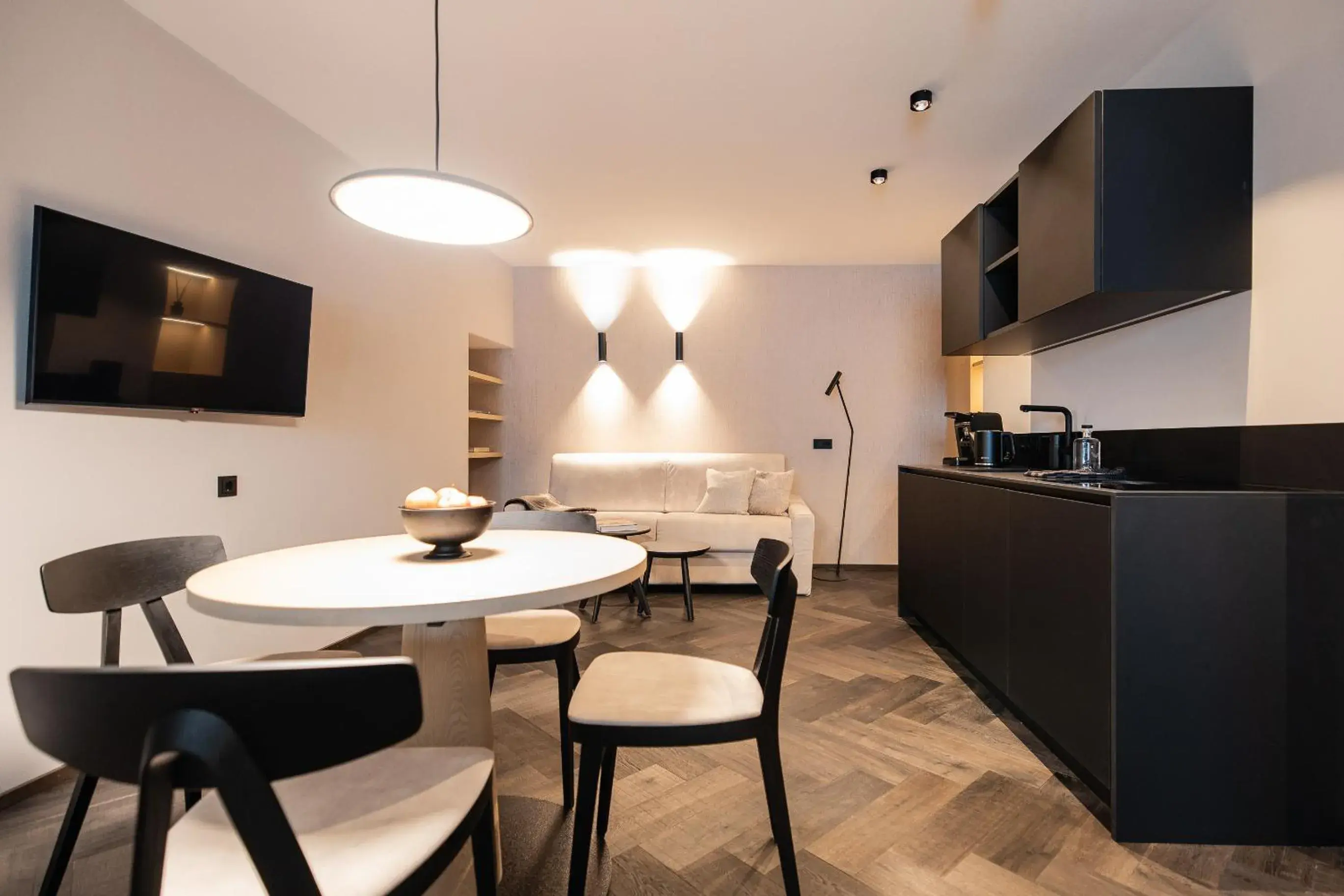 Classic Quadruple Room - single occupancy in Schwarzer Adler - Concept Living Classic Quadruple Room - single occupancy in Schwarzer Adler - Concept Living