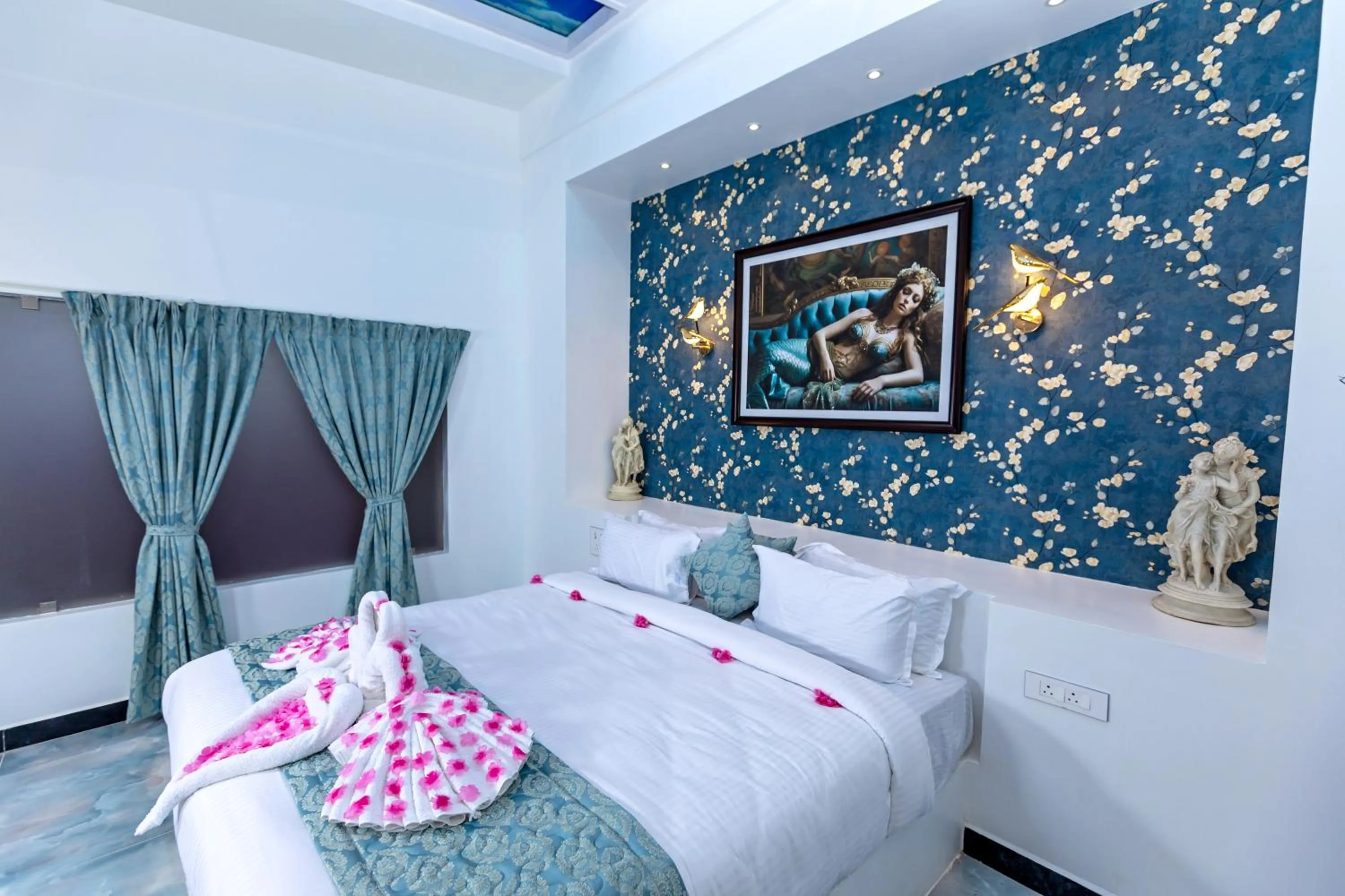 Bed in T Resort with Swimming Pool