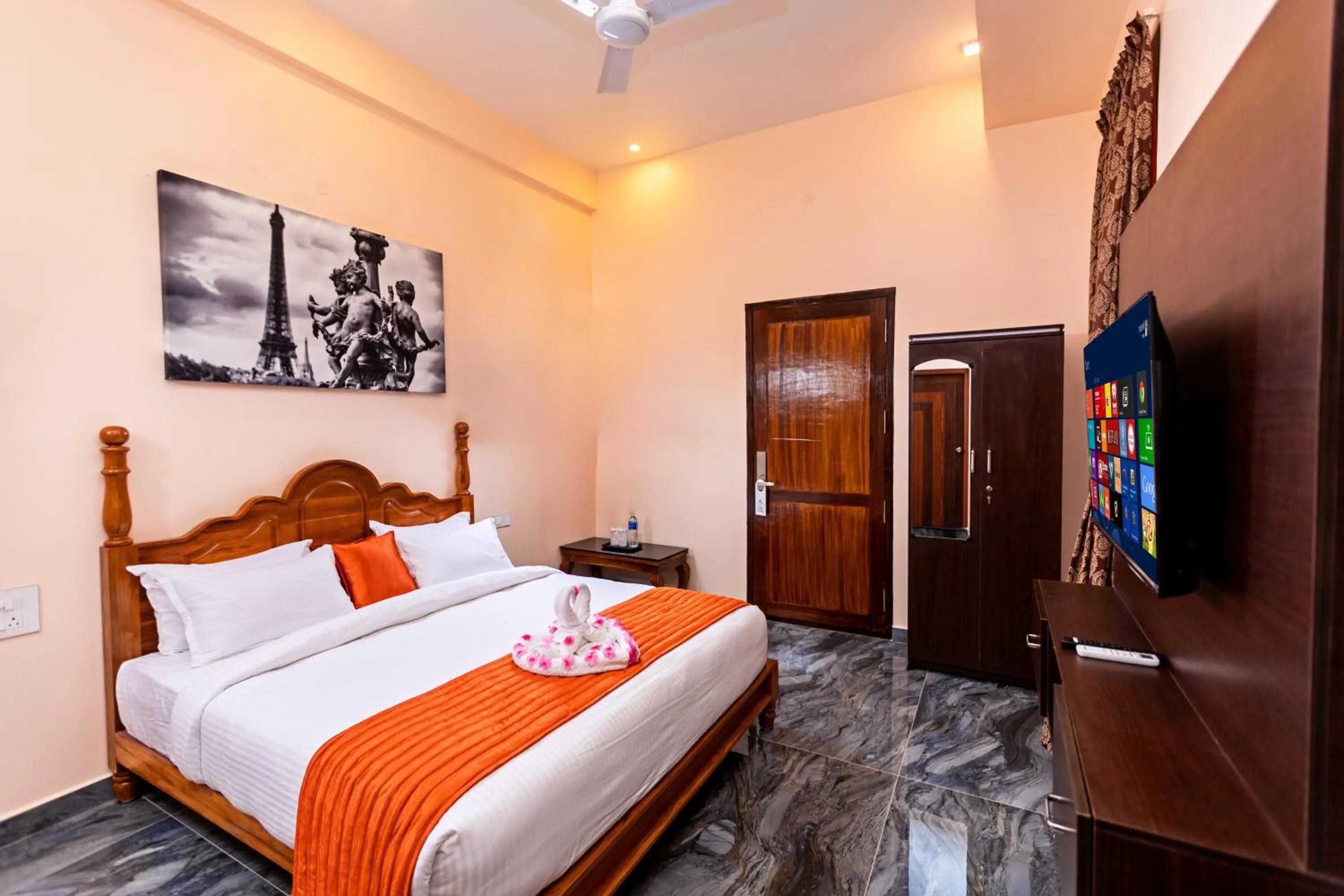 TV and multimedia, Bed in T Resort with Swimming Pool