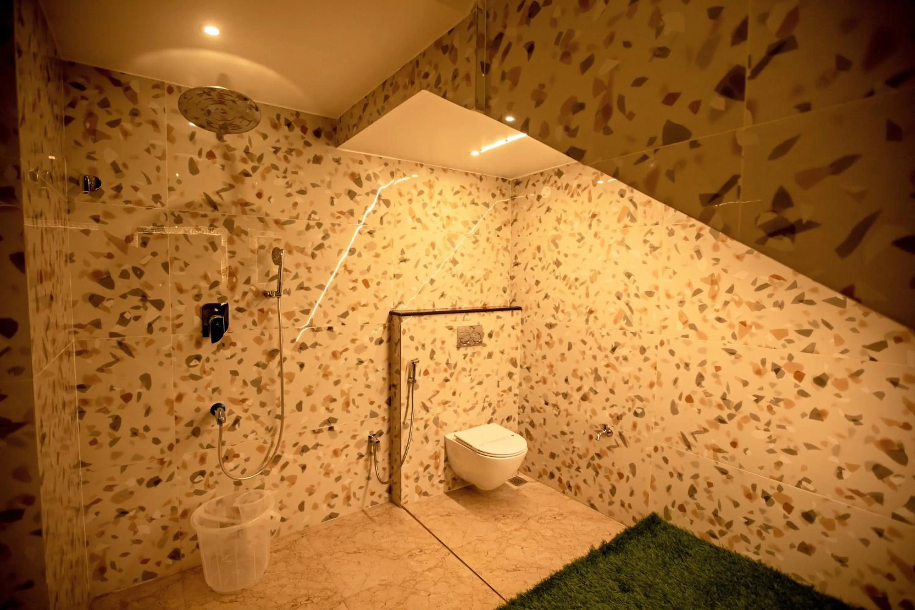 Shower in T Resort with Swimming Pool