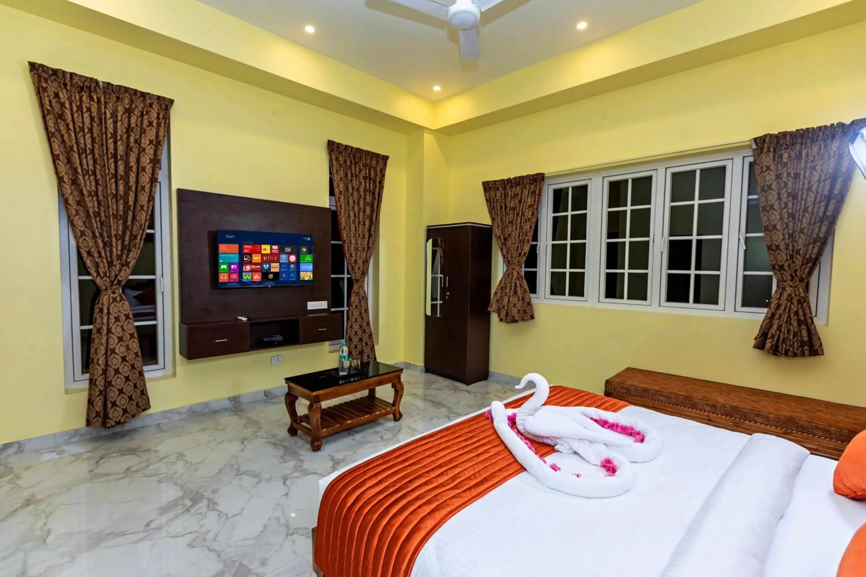 TV and multimedia, Bed in T Resort with Swimming Pool