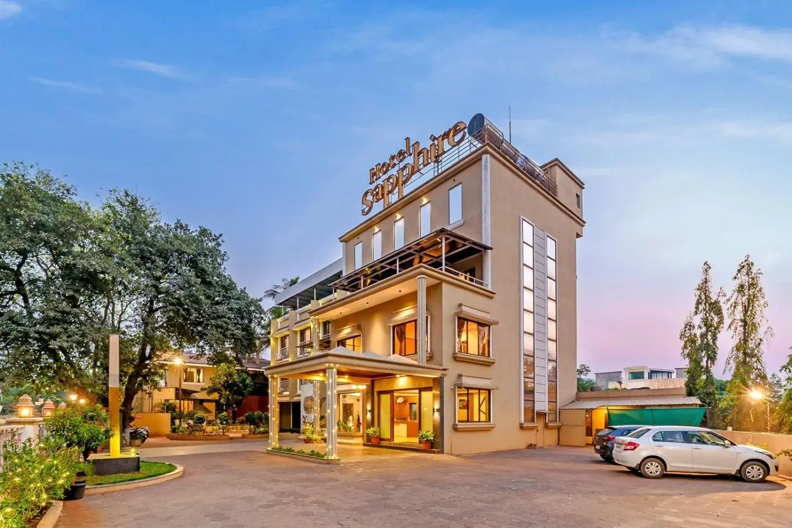 Property building in Hotel Sapphire Property building in Hotel Sapphire