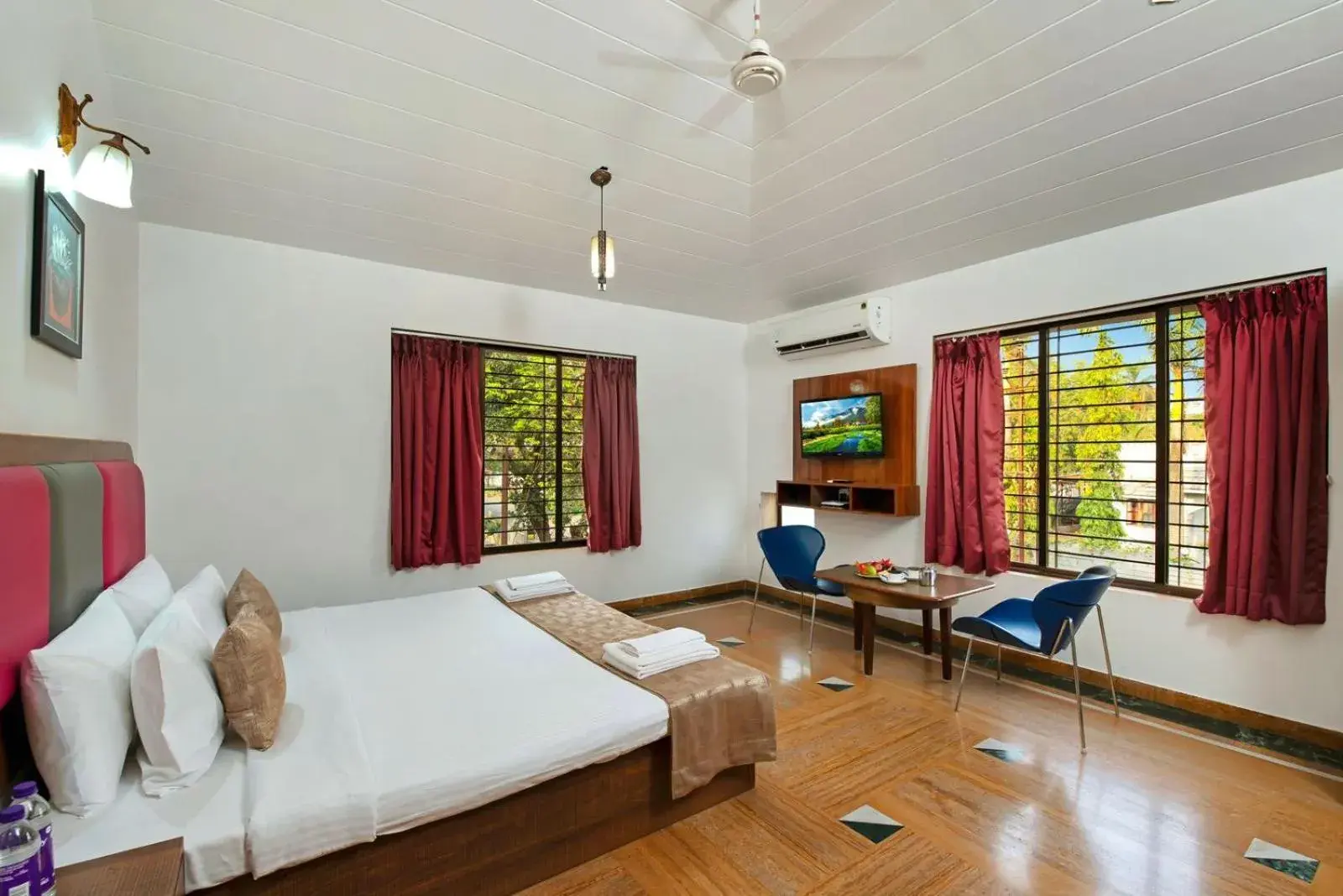 Bed in Hotel Sapphire Bed in Hotel Sapphire