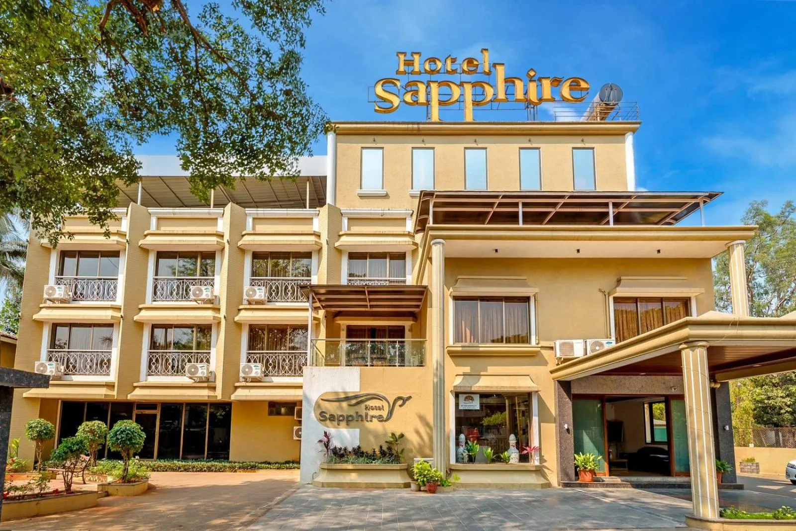 Property building in Hotel Sapphire