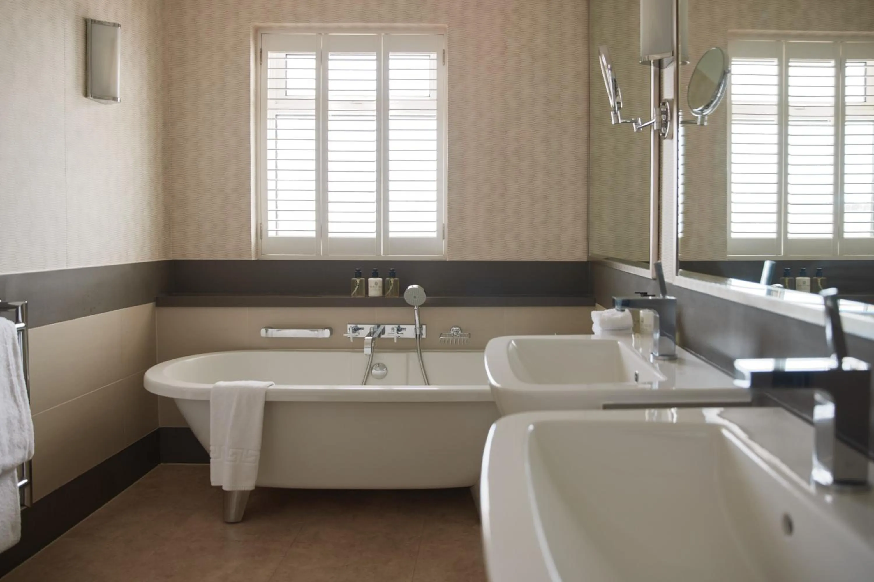 Bathroom in L’Horizon Beach Hotel & Spa