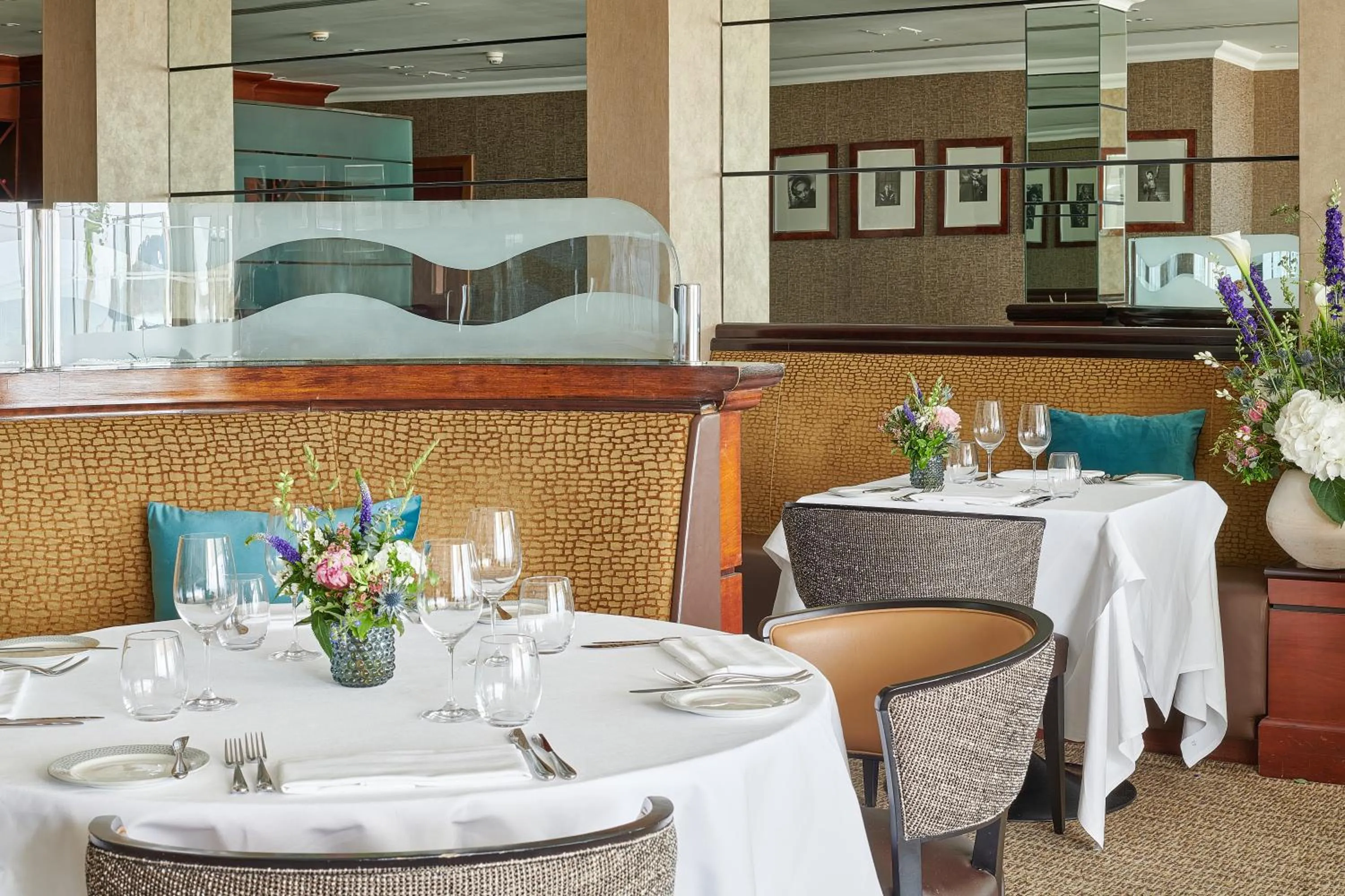 Restaurant/places to eat in L’Horizon Beach Hotel &amp; Spa